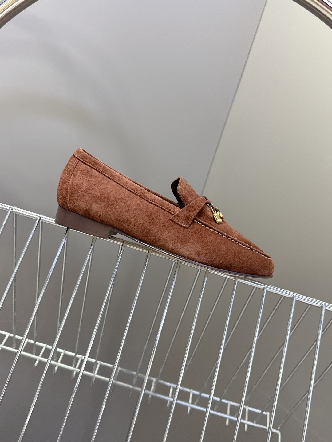 男款+10 Loropiana经典情侣款高丝光乐福皮鞋LP一直是以好穿舒适为主的设计风格 这几年老钱风穿