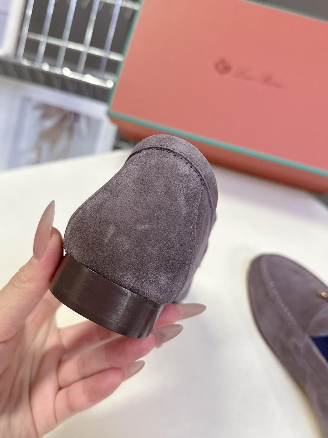 男款+10 Loropiana经典情侣款高丝光乐福皮鞋LP一直是以好穿舒适为主的设计风格 这几年老钱风穿