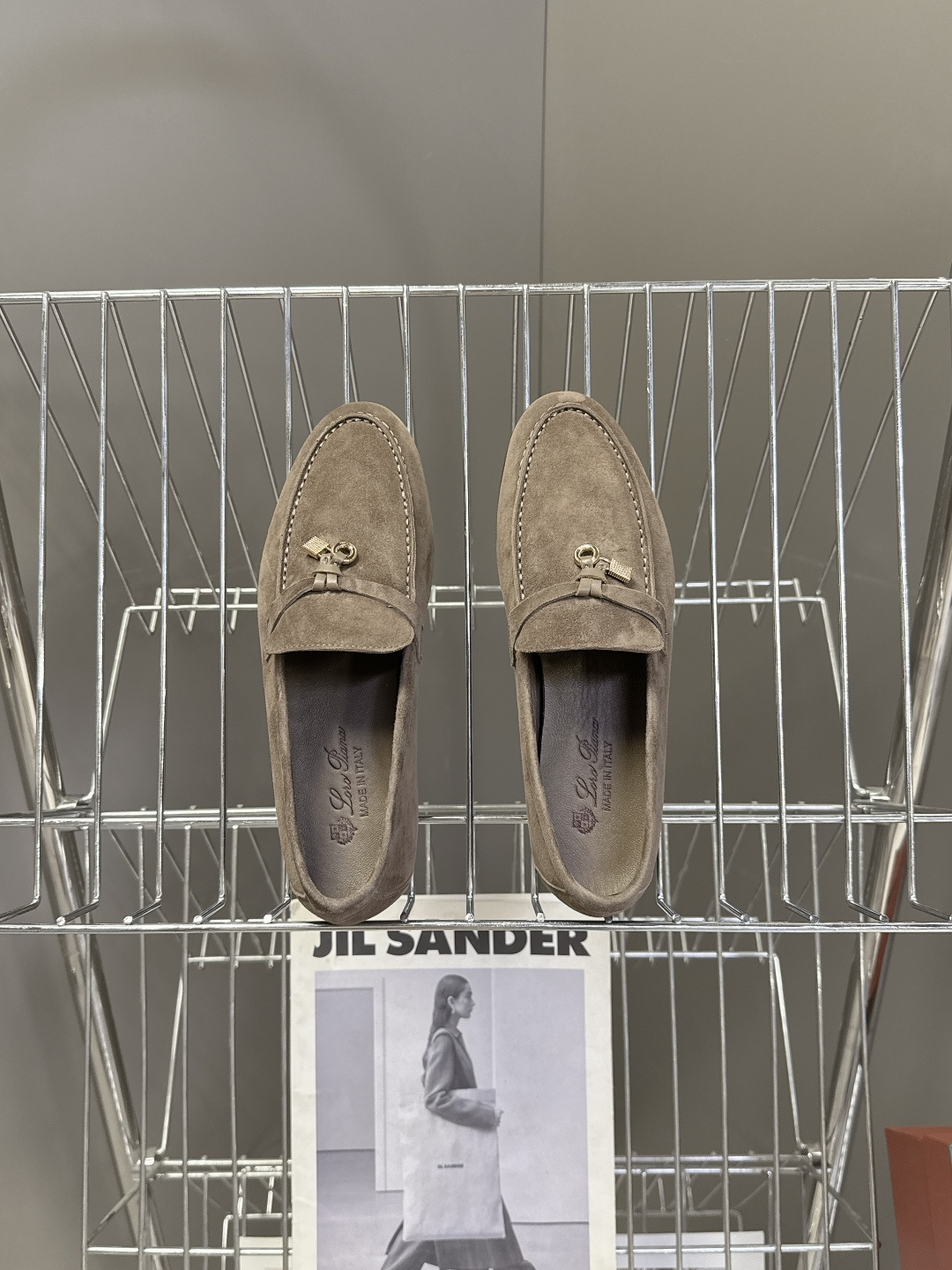 男款+10 Loropiana经典情侣款高丝光乐福皮鞋LP一直是以好穿舒适为主的设计风格 这几年老钱风穿