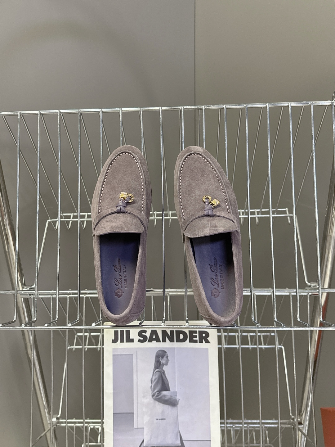 男款+10 Loropiana经典情侣款高丝光乐福皮鞋LP一直是以好穿舒适为主的设计风格 这几年老钱风穿