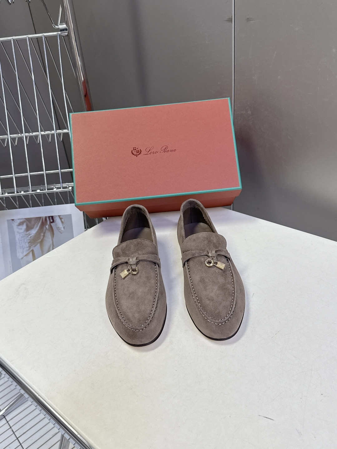 男款+10 Loropiana经典情侣款高丝光乐福皮鞋LP一直是以好穿舒适为主的设计风格 这几年老钱风穿