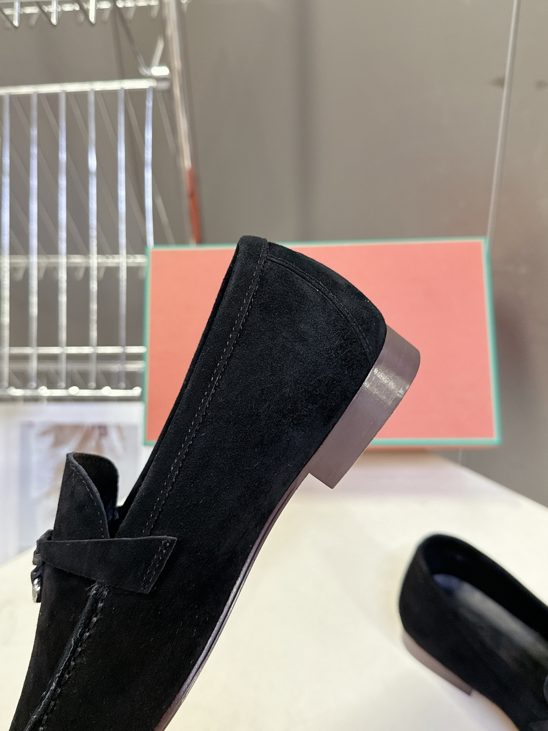 男款+10 Loropiana经典情侣款高丝光乐福皮鞋LP一直是以好穿舒适为主的设计风格 这几年老钱风穿