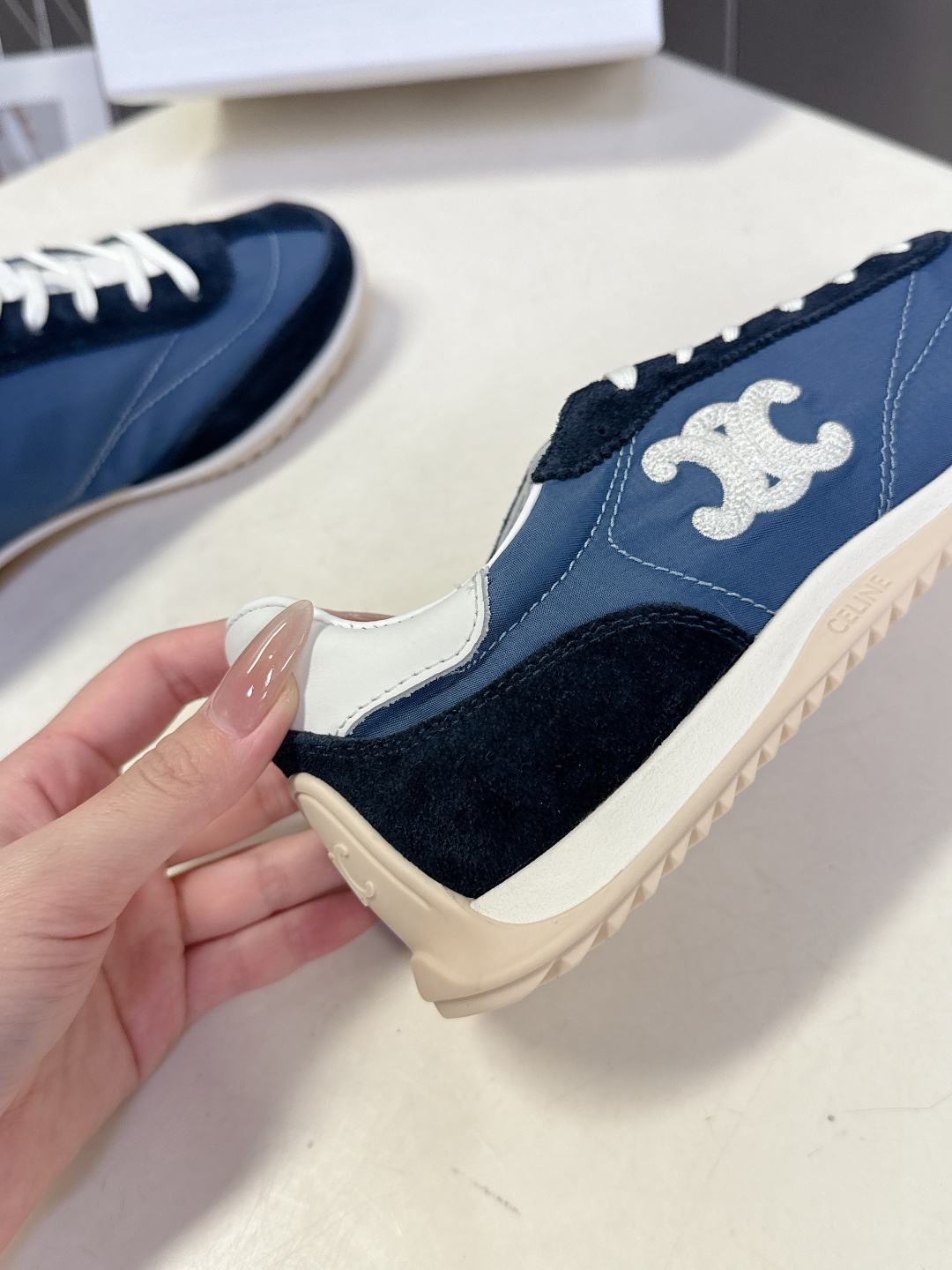 CELINE思琳春夏最新款Racer系列 阿甘鞋 运动鞋 超多明星时尚博主种草 阿甘鞋鞋型设计经典永不过