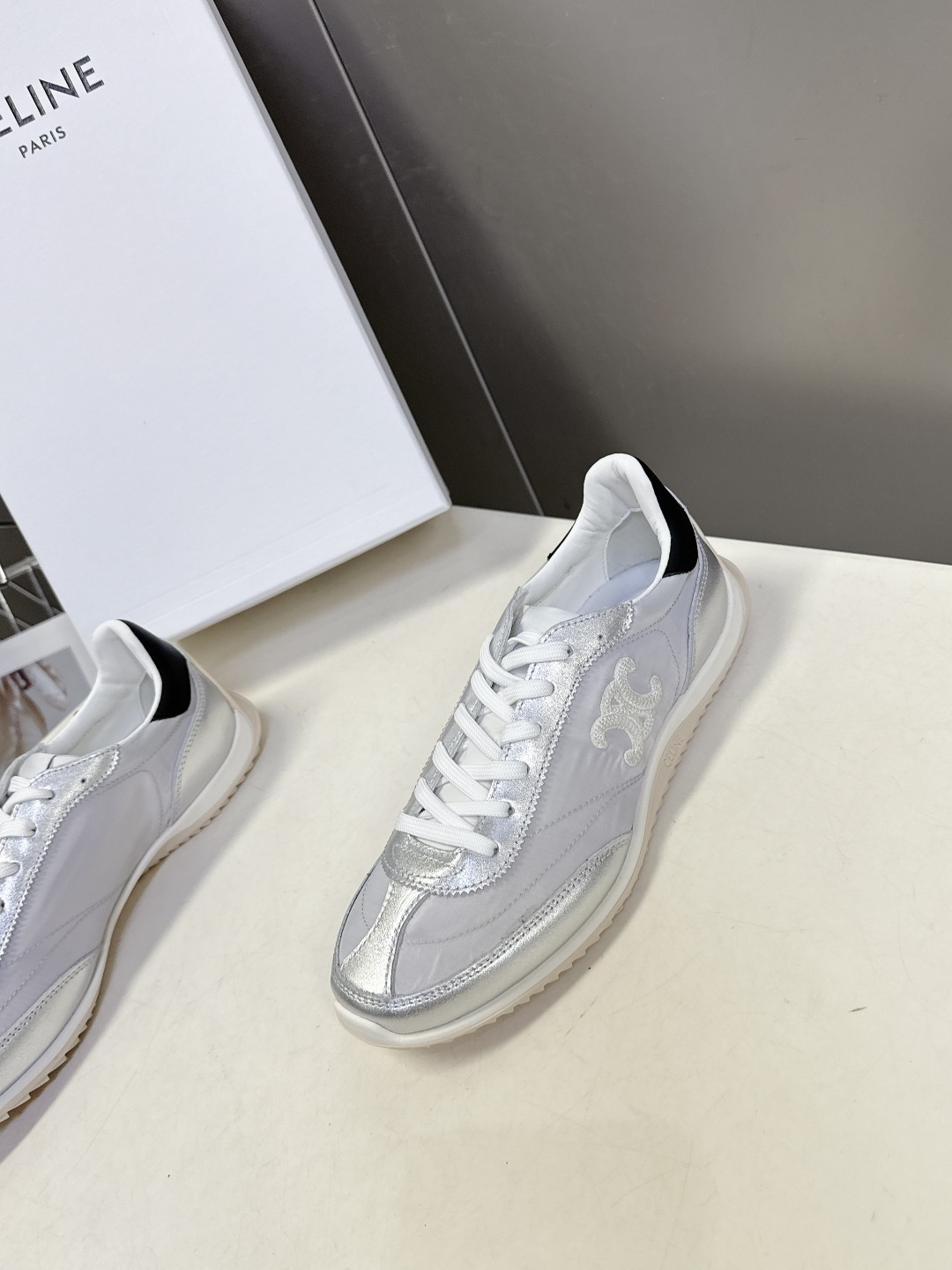 CELINE思琳春夏最新款Racer系列 阿甘鞋 运动鞋 超多明星时尚博主种草 阿甘鞋鞋型设计经典永不过