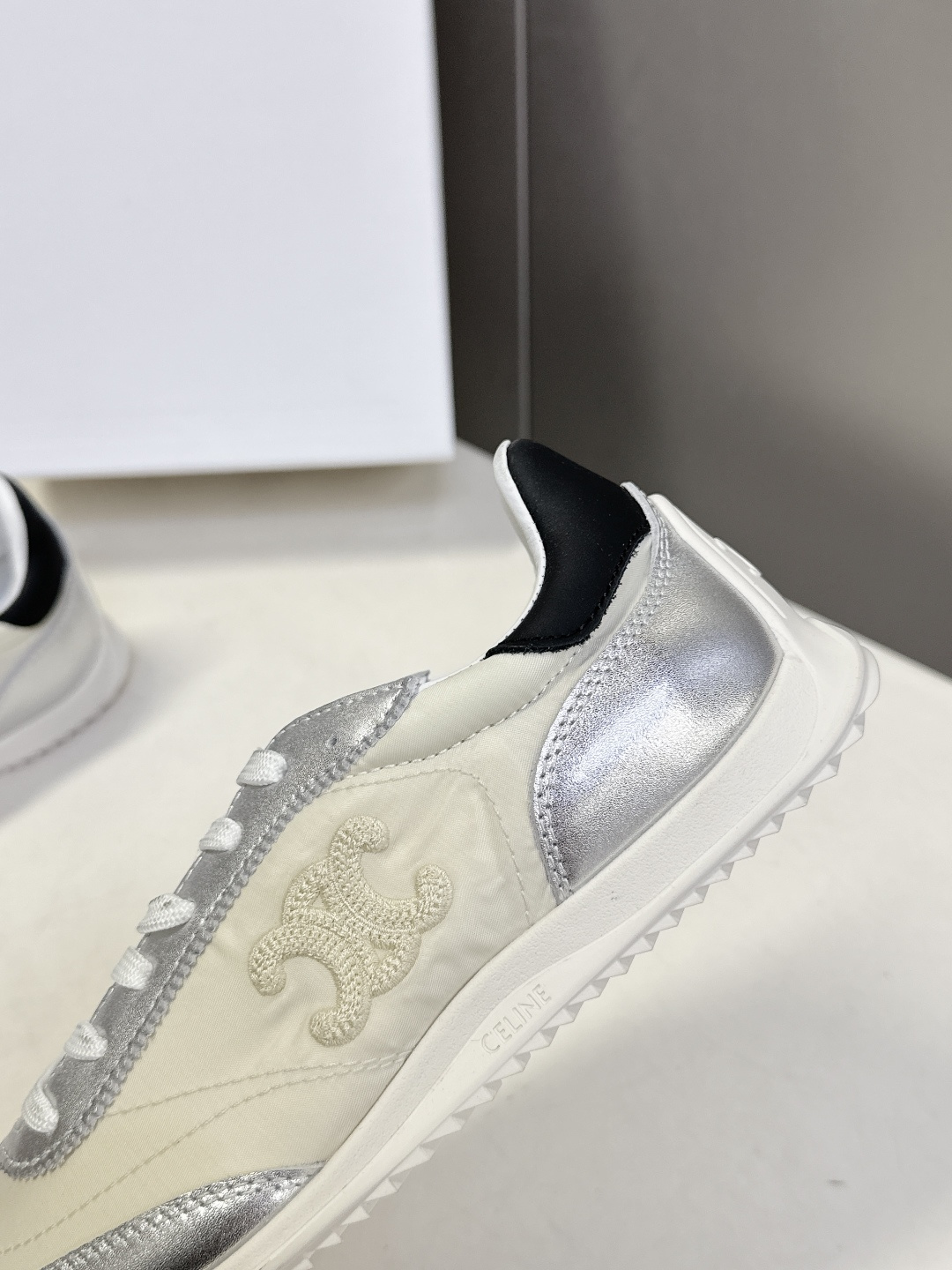 CELINE思琳春夏最新款Racer系列 阿甘鞋 运动鞋 超多明星时尚博主种草 阿甘鞋鞋型设计经典永不过