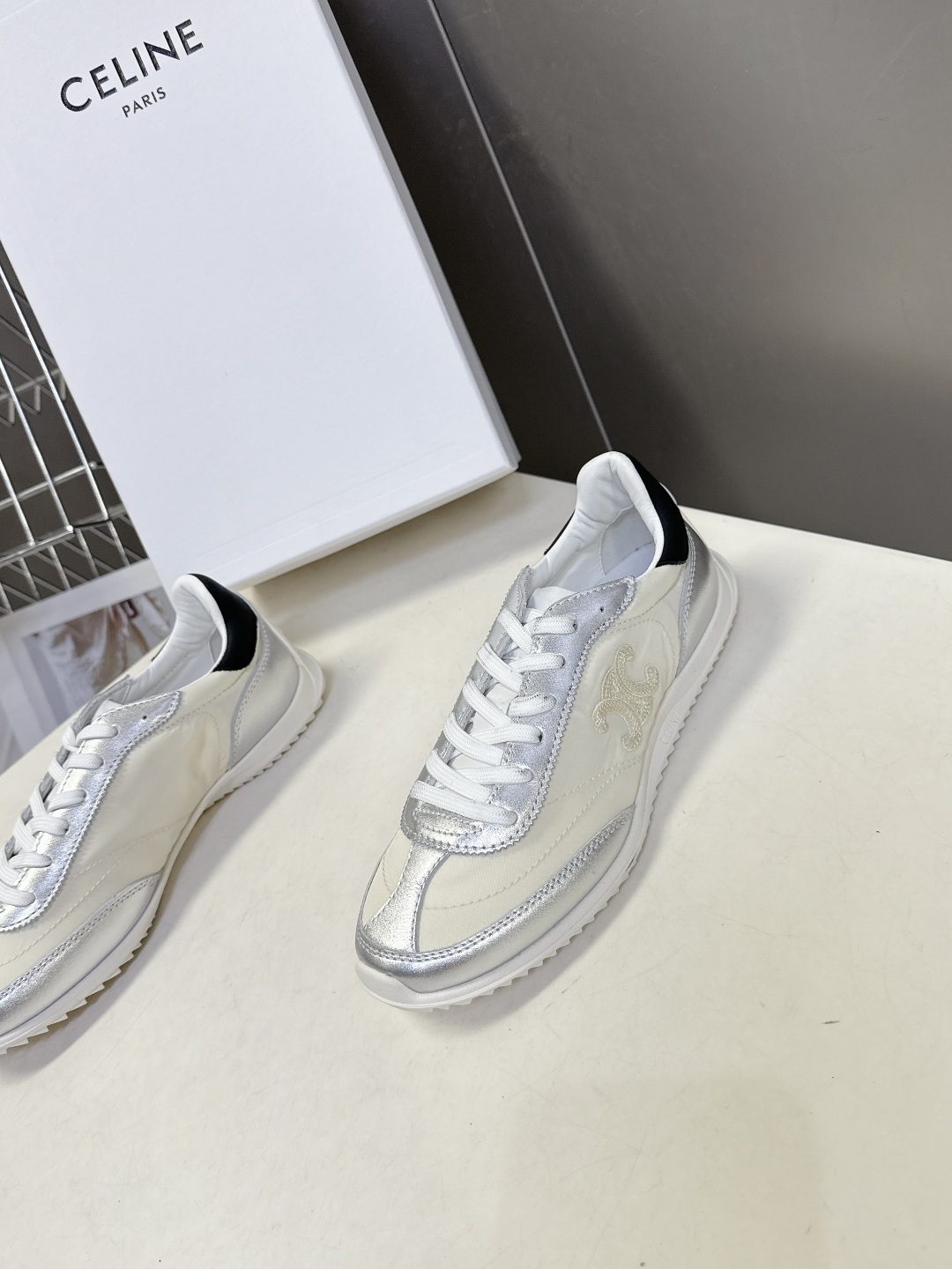 CELINE思琳春夏最新款Racer系列 阿甘鞋 运动鞋 超多明星时尚博主种草 阿甘鞋鞋型设计经典永不过