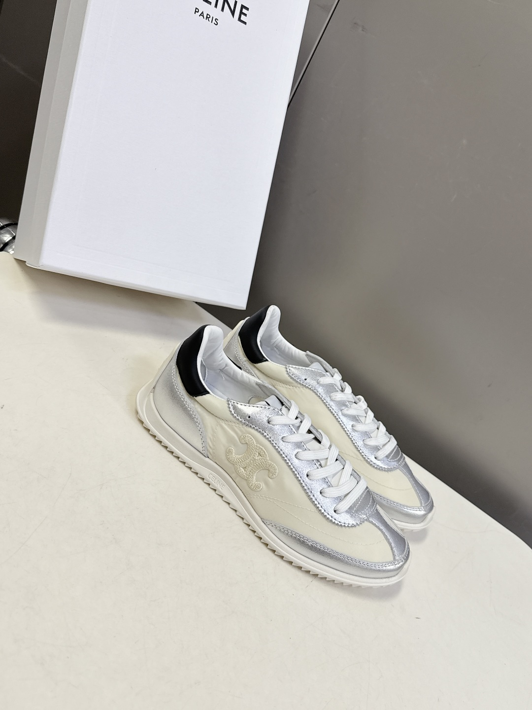 CELINE思琳春夏最新款Racer系列 阿甘鞋 运动鞋 超多明星时尚博主种草 阿甘鞋鞋型设计经典永不过