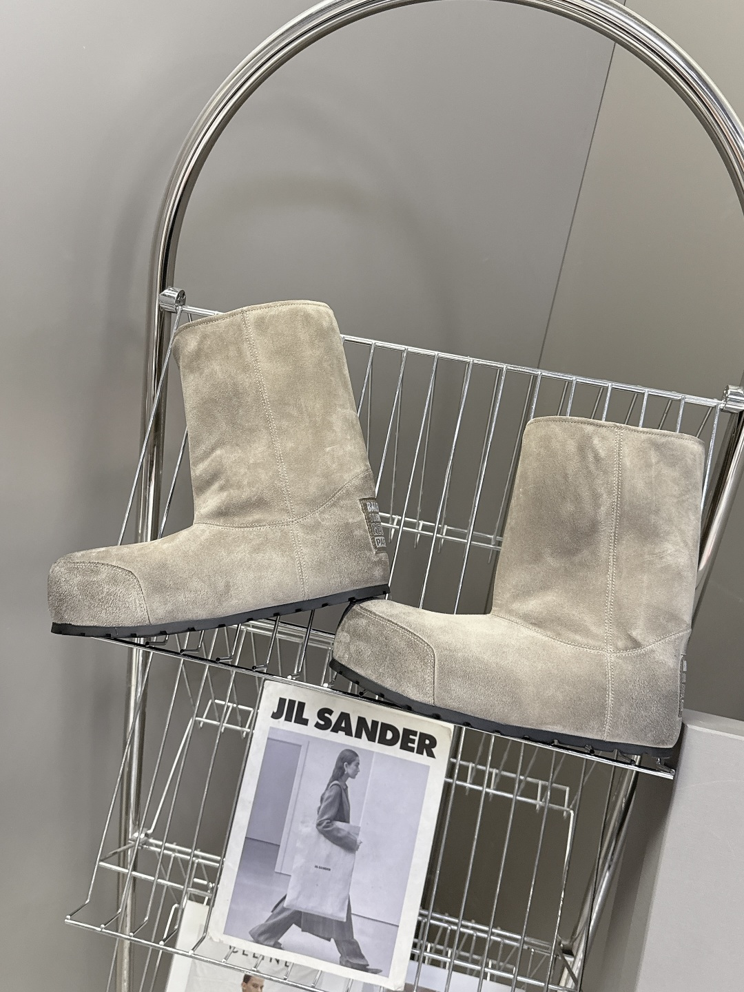 Balenciaga 男装 20 巴黎世家Balenciaga秋冬最新款滑雪鞋 雪地靴 超多明星 种草 购入开发 细节 麂皮靴直接把秋冬氛围感拉满 卡其麂皮质感软糯