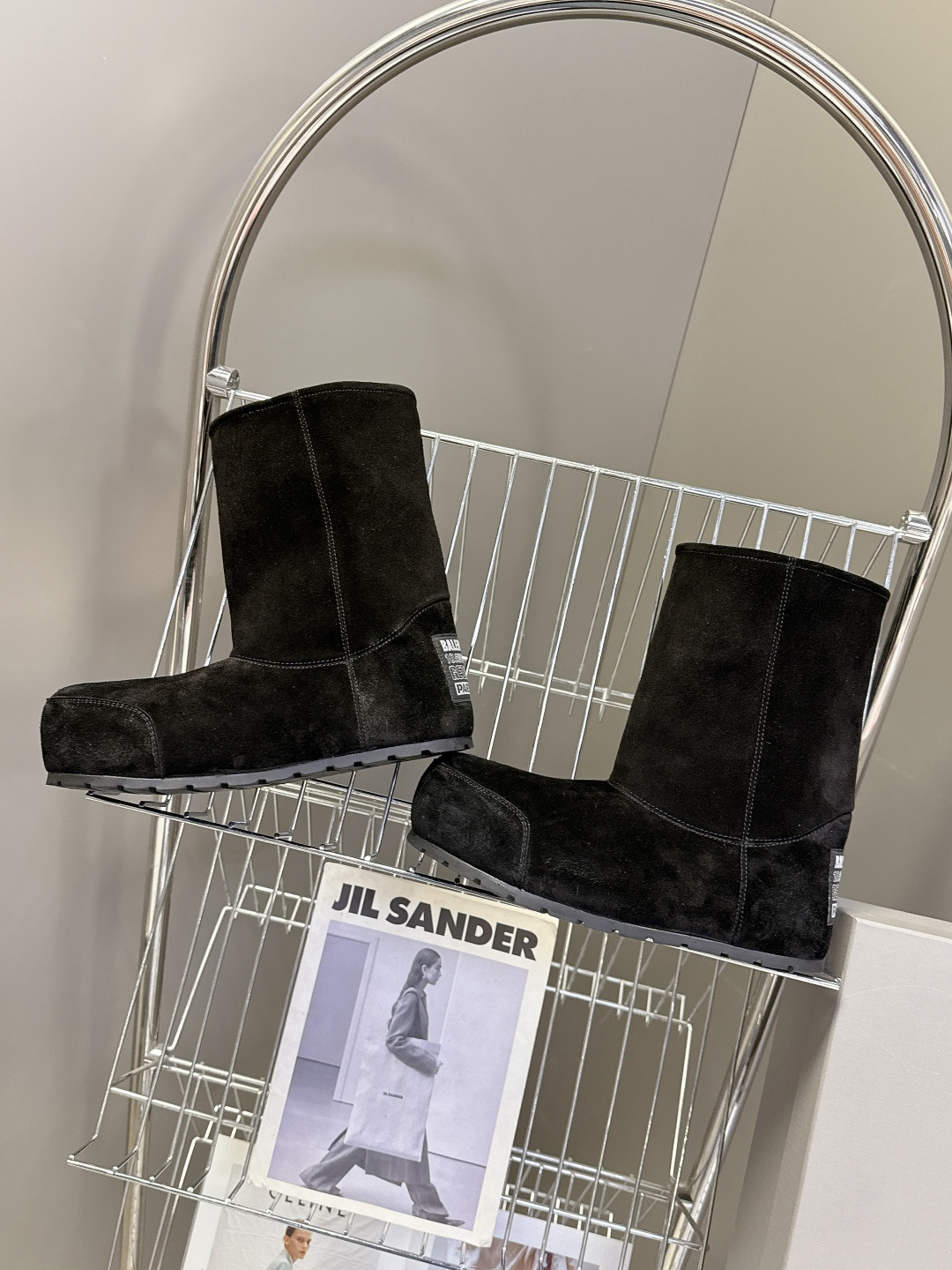 Balenciaga 男装 20 巴黎世家Balenciaga秋冬最新款滑雪鞋 雪地靴 超多明星 种草 购入开发 细节 麂皮靴直接把秋冬氛围感拉满 卡其麂皮质感软糯