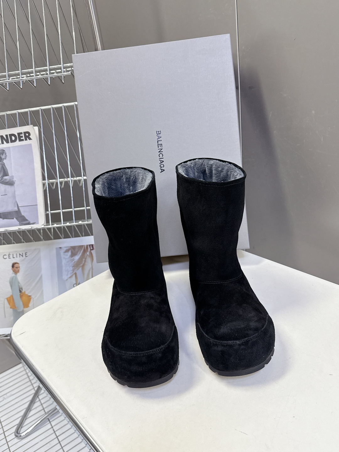 Balenciaga 男装 20 巴黎世家Balenciaga秋冬最新款滑雪鞋 雪地靴 超多明星 种草 购入开发 细节 麂皮靴直接把秋冬氛围感拉满 卡其麂皮质感软糯