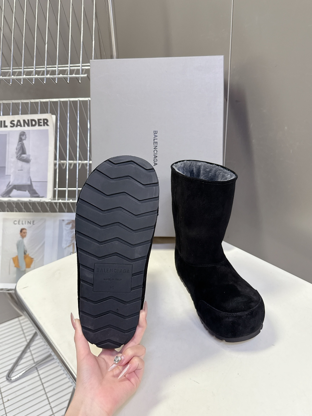 Balenciaga 男装 20 巴黎世家Balenciaga秋冬最新款滑雪鞋 雪地靴 超多明星 种草 购入开发 细节 麂皮靴直接把秋冬氛围感拉满 卡其麂皮质感软糯