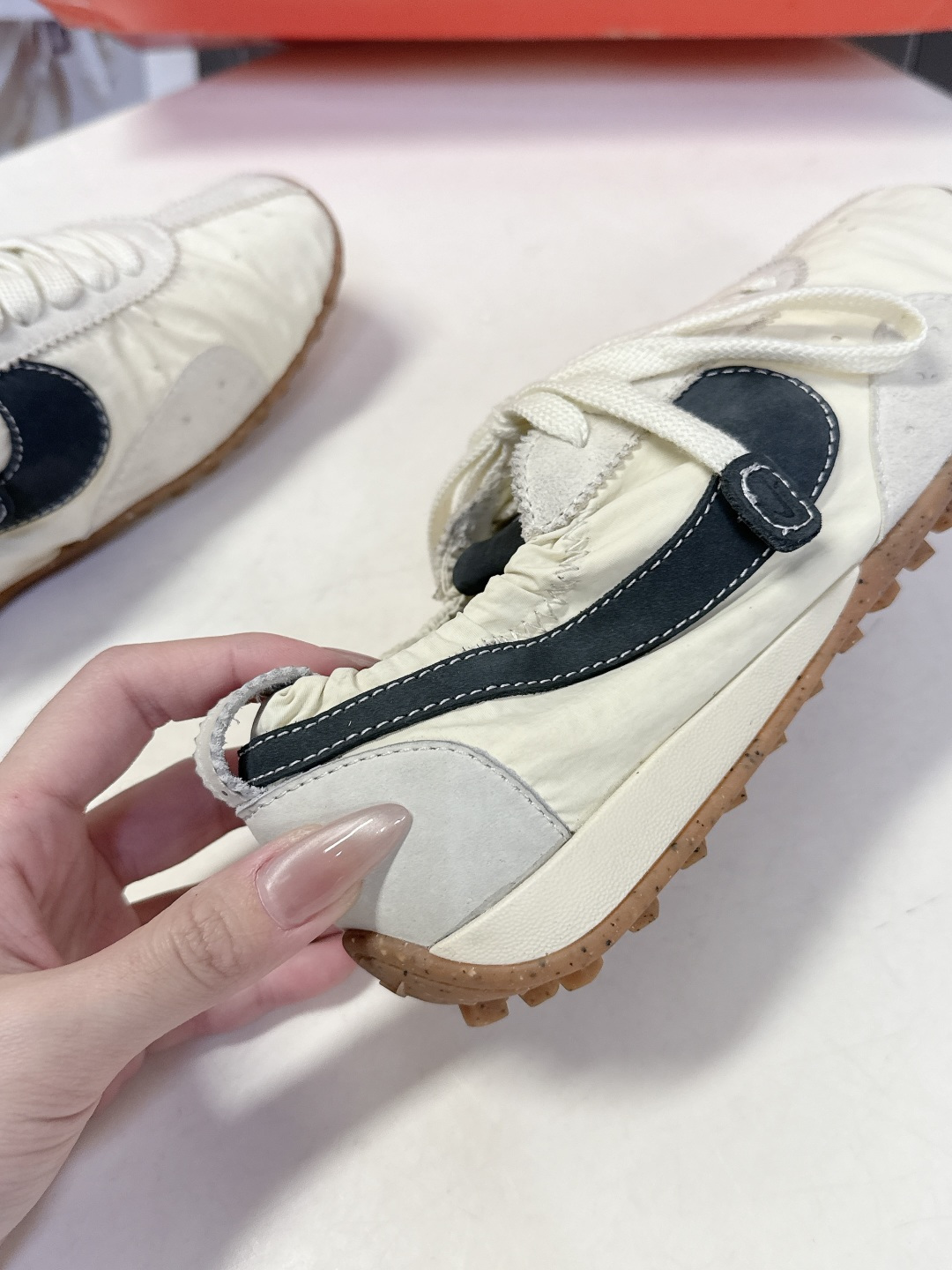 Jacquemus x Nike 耐克Moon Shoe联名款​​ 情侣款 德训鞋超多明星网红种草 法国