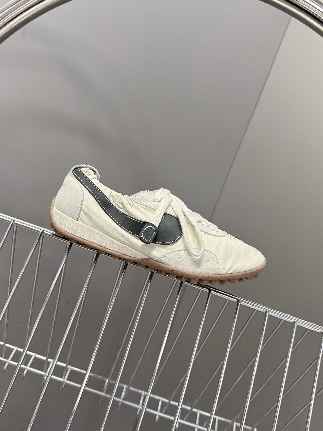 Jacquemus x Nike 耐克Moon Shoe联名款​​ 情侣款 德训鞋超多明星网红种草 法国