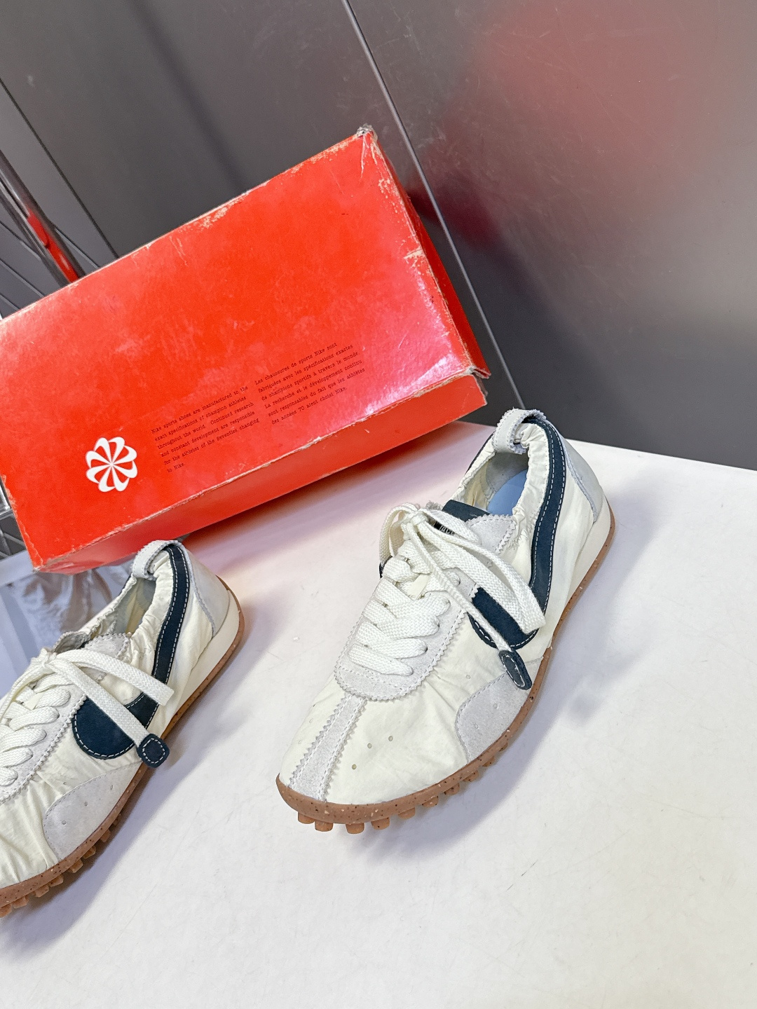 Jacquemus x Nike 耐克Moon Shoe联名款​​ 情侣款 德训鞋超多明星网红种草 法国