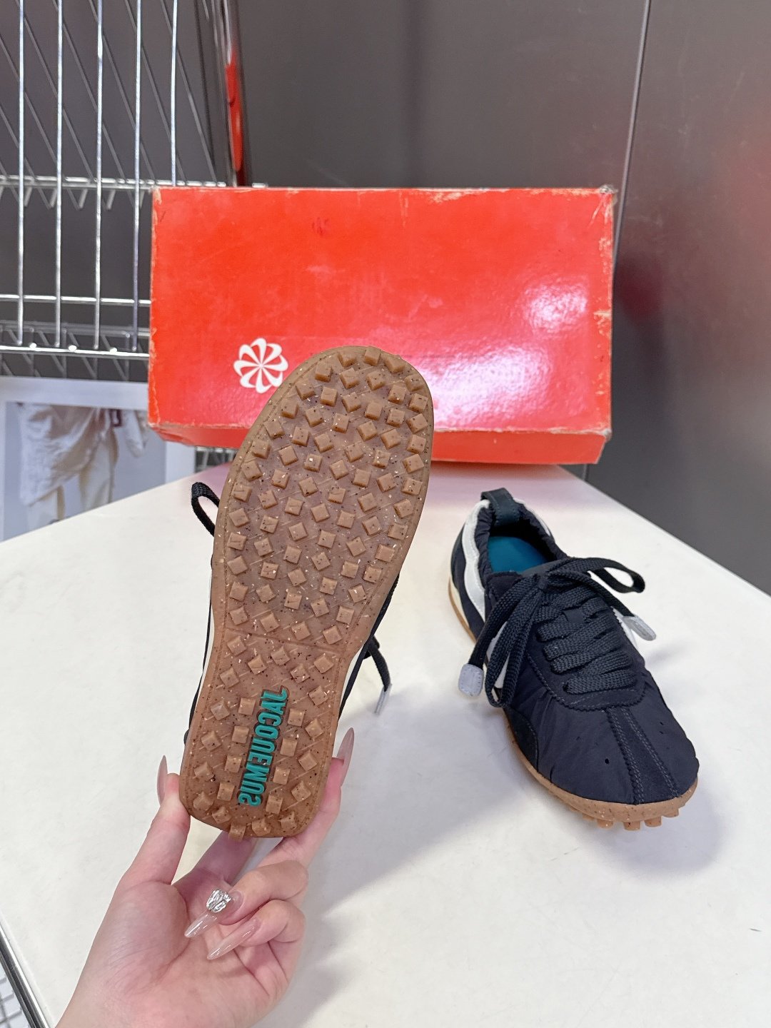 Jacquemus x Nike 耐克Moon Shoe联名款​​ 情侣款 德训鞋超多明星网红种草 法国