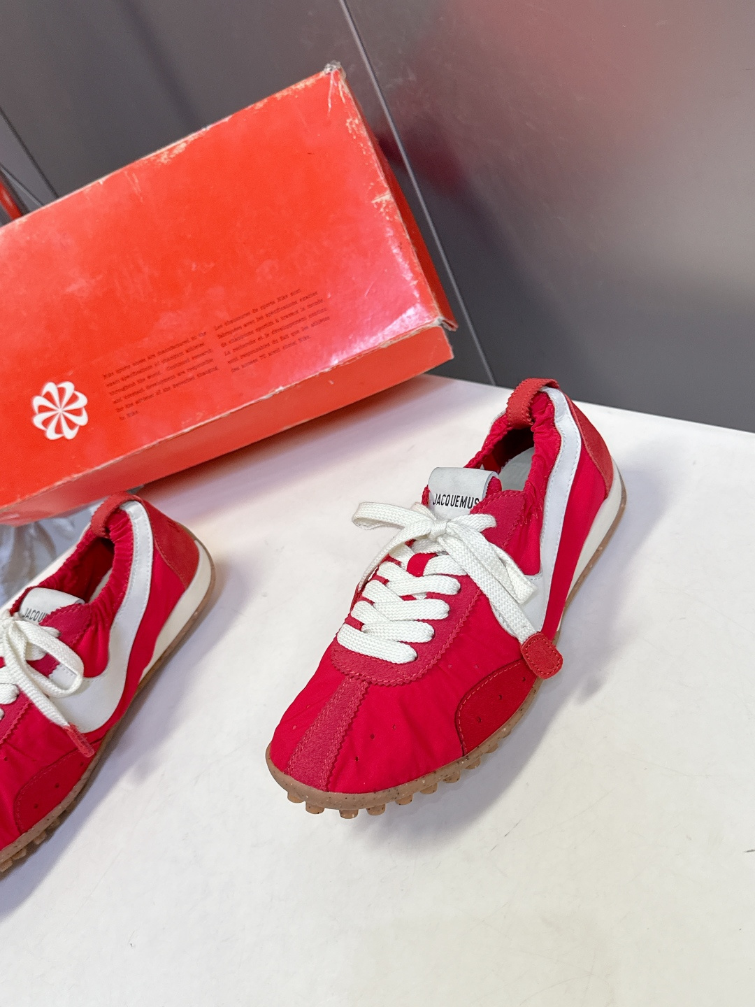 Jacquemus x Nike 耐克Moon Shoe联名款​​ 情侣款 德训鞋超多明星网红种草 法国