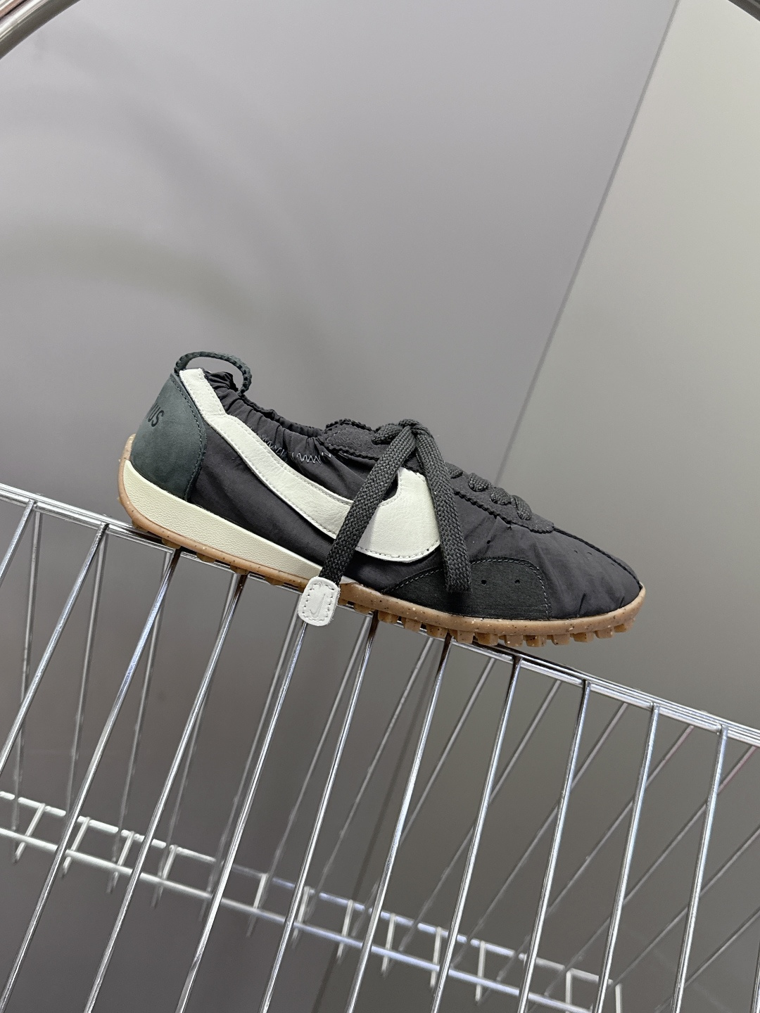 Jacquemus x Nike 耐克Moon Shoe联名款​​ 情侣款 德训鞋超多明星网红种草 法国