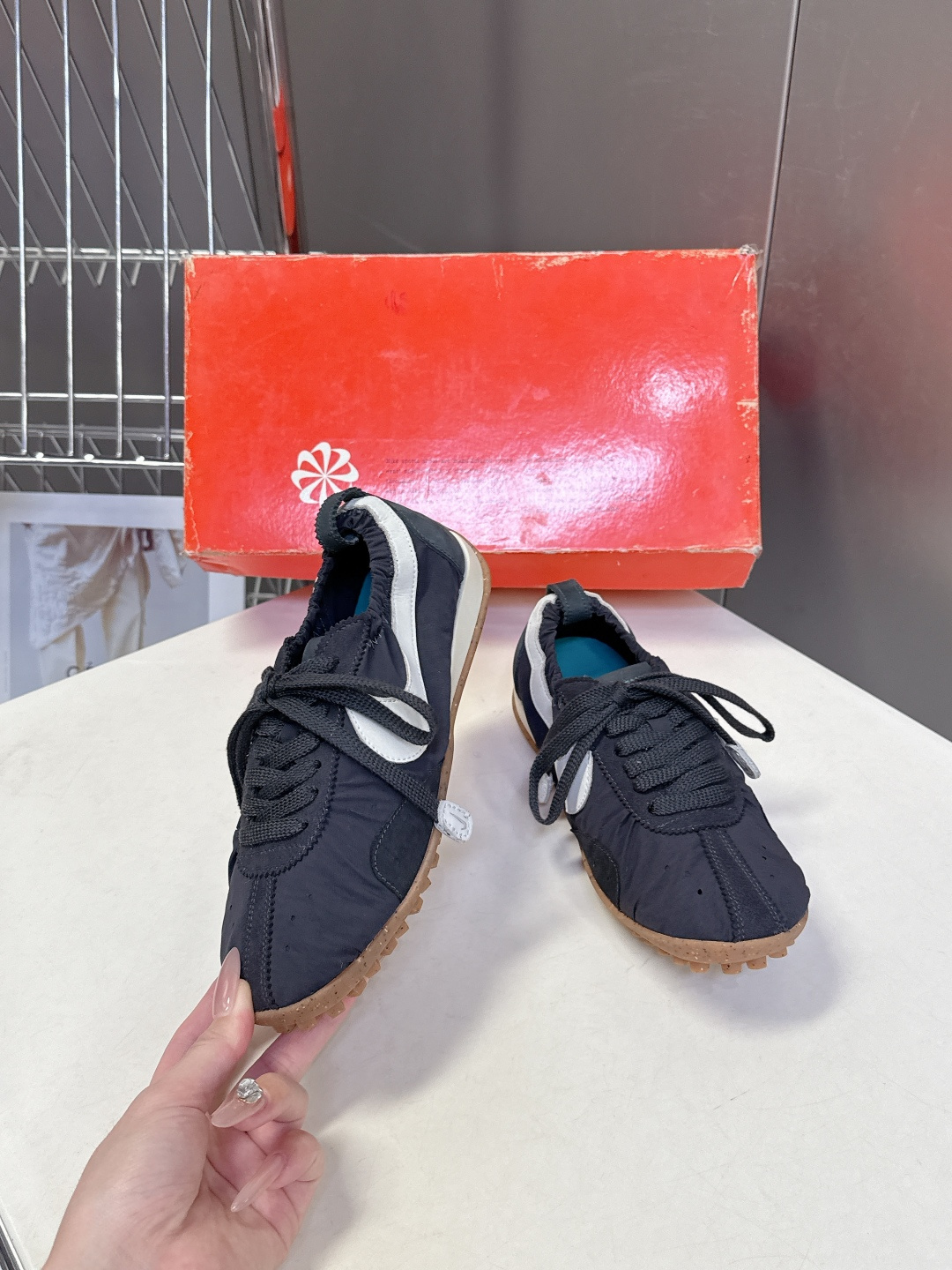 Jacquemus x Nike 耐克Moon Shoe联名款​​ 情侣款 德训鞋超多明星网红种草 法国