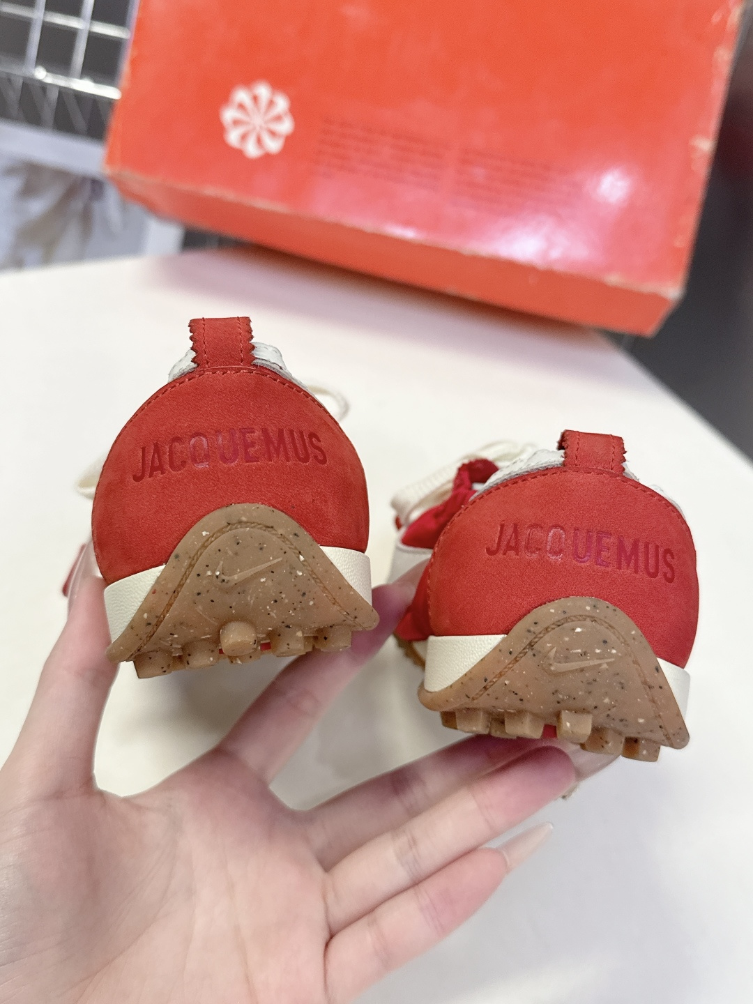 Jacquemus x Nike 耐克Moon Shoe联名款​​ 情侣款 德训鞋超多明星网红种草 法国