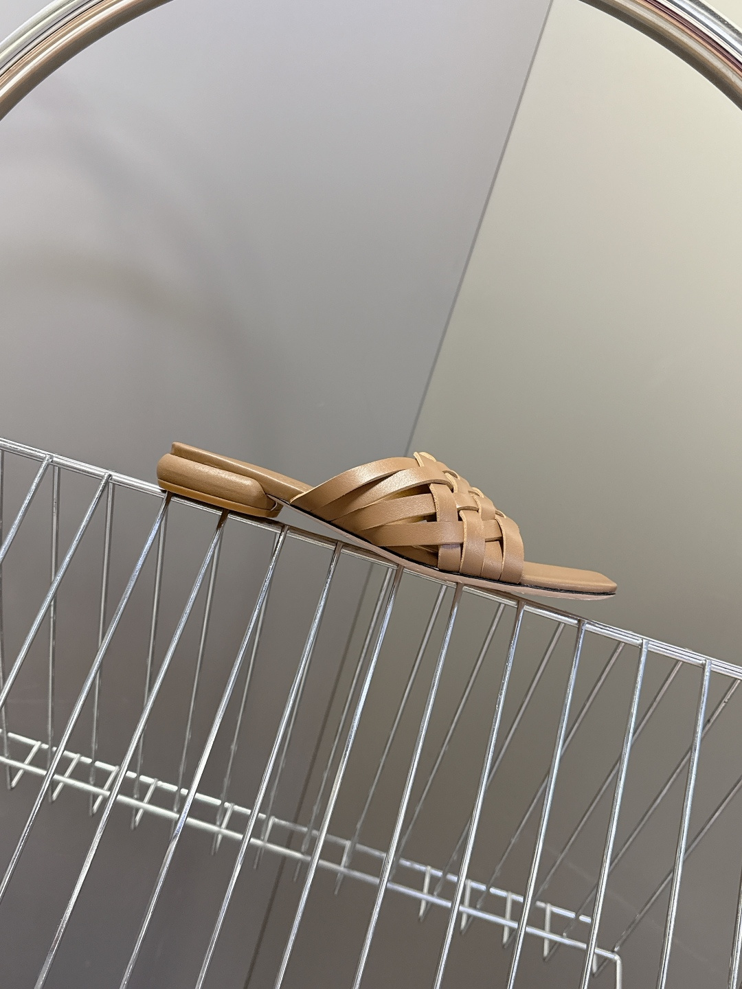 MIUMIU缪缪2026春夏最新款 时装鞋 凉鞋 超多明星网红种草 miu家超火的小方头设计风格 性感时