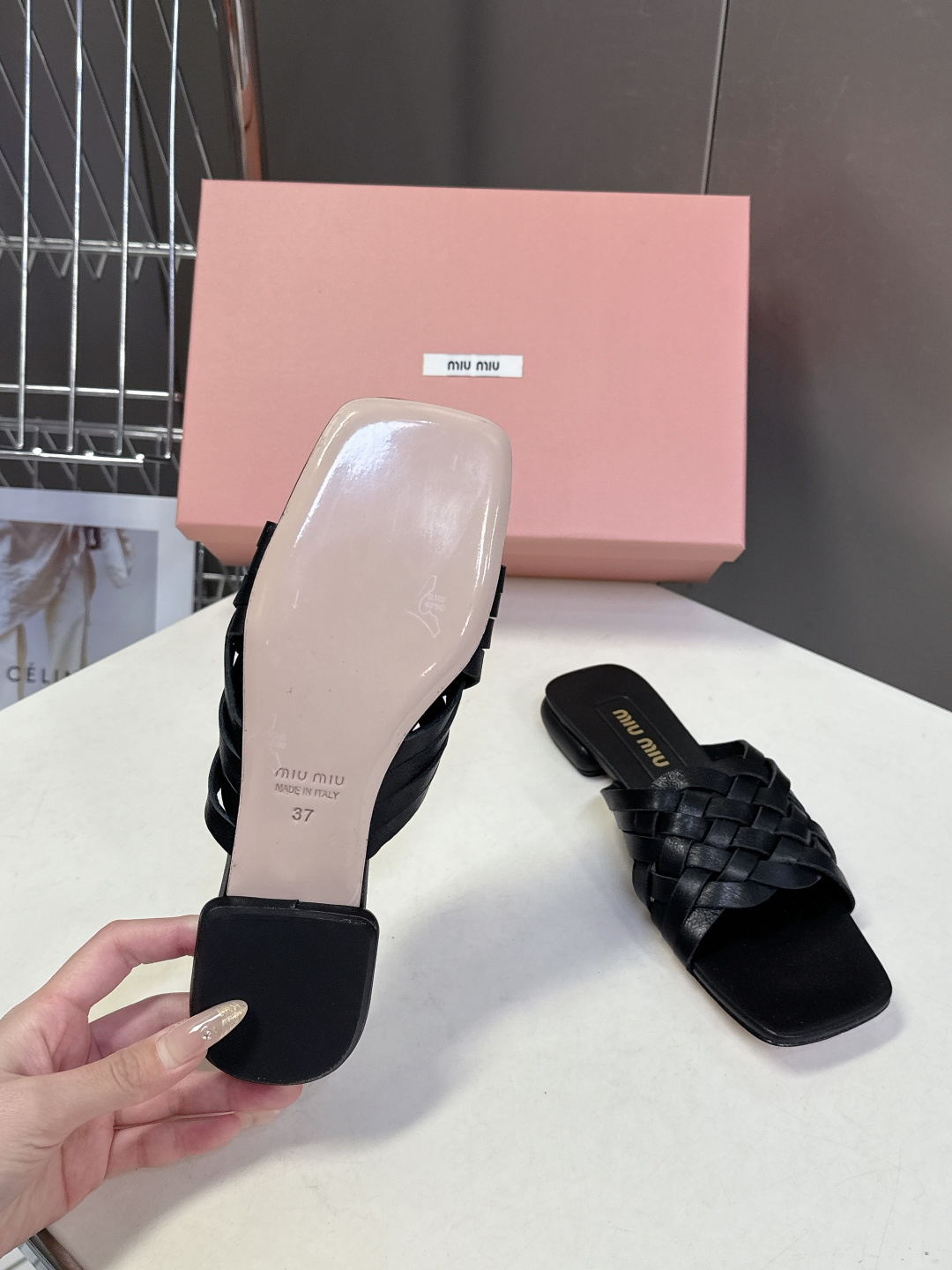 MIUMIU缪缪2026春夏最新款 时装鞋 凉鞋 超多明星网红种草 miu家超火的小方头设计风格 性感时