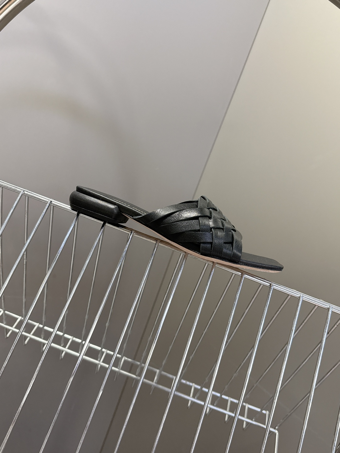 MIUMIU缪缪2026春夏最新款 时装鞋 凉鞋 超多明星网红种草 miu家超火的小方头设计风格 性感时