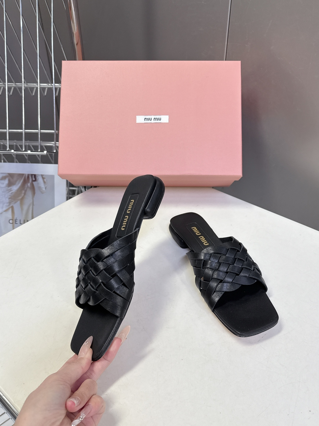 MIUMIU缪缪2026春夏最新款 时装鞋 凉鞋 超多明星网红种草 miu家超火的小方头设计风格 性感时