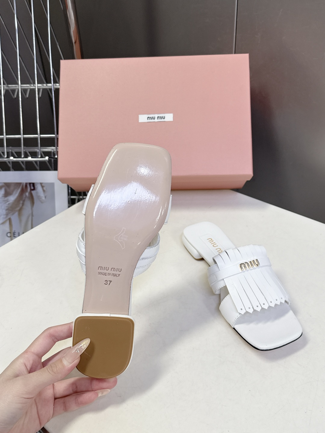 MIUMIU缪缪2026春夏最新款 时装鞋 凉鞋 超多明星网红种草 miu家超火的小方头设计风格 性感时