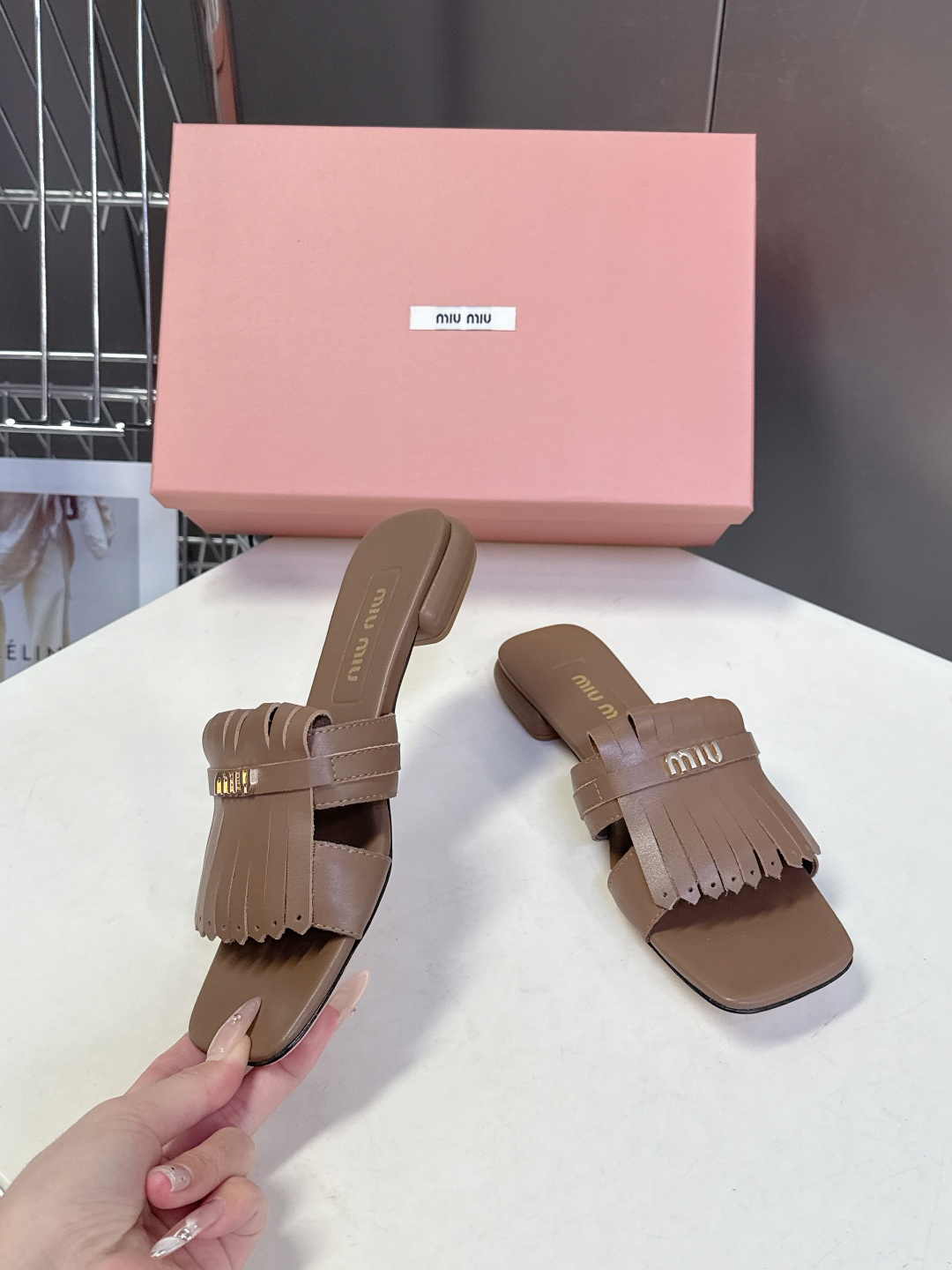 MIUMIU缪缪2026春夏最新款 时装鞋 凉鞋 超多明星网红种草 miu家超火的小方头设计风格 性感时