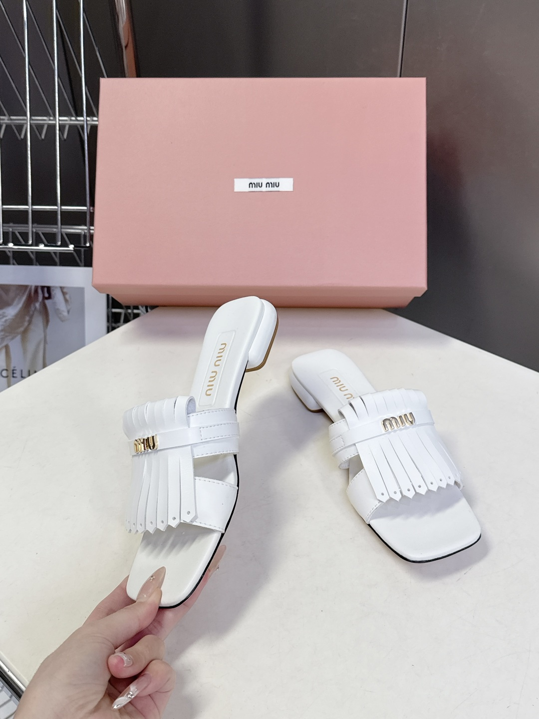 MIUMIU缪缪2026春夏最新款 时装鞋 凉鞋 超多明星网红种草 miu家超火的小方头设计风格 性感时