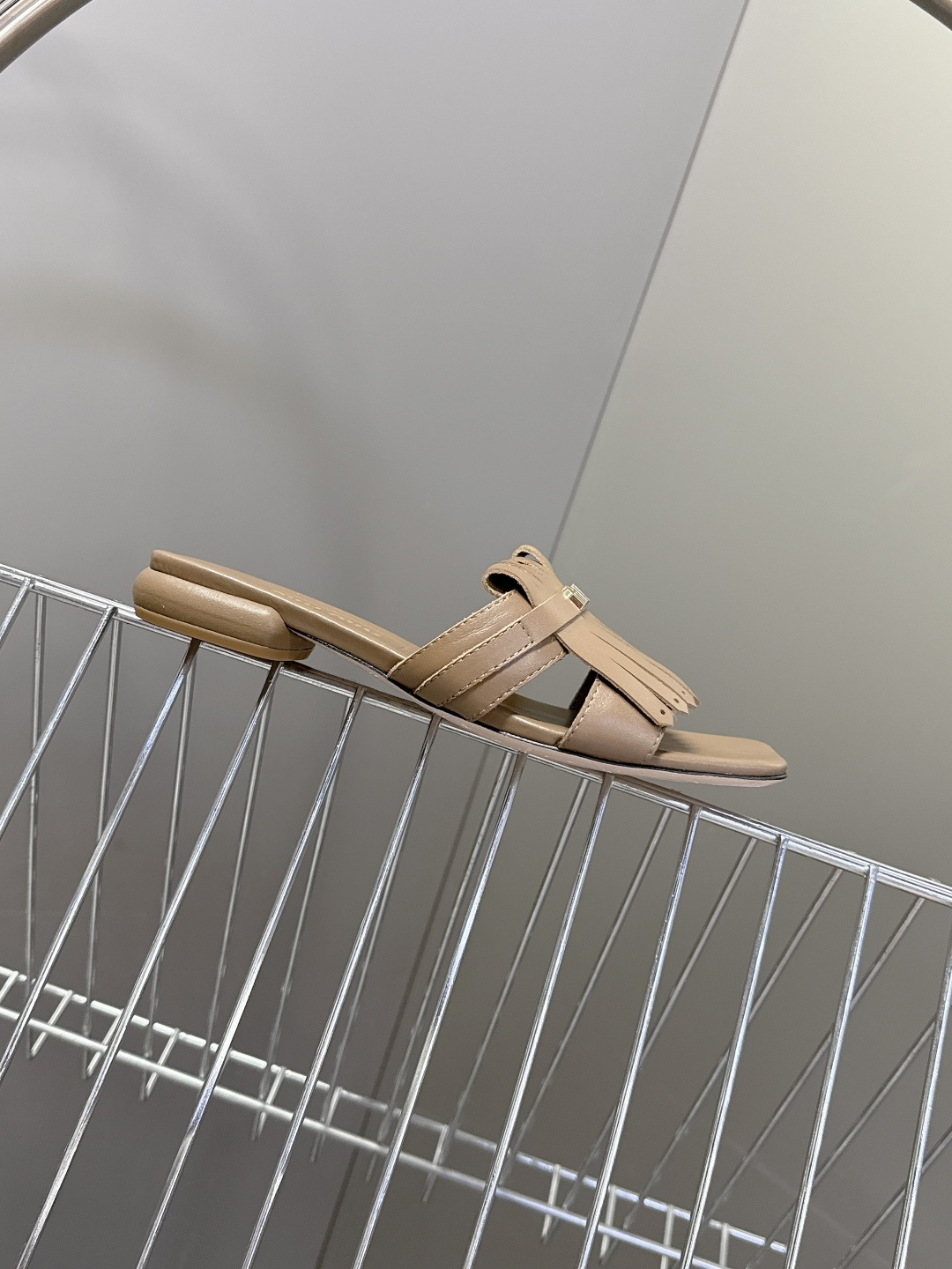 MIUMIU缪缪2026春夏最新款 时装鞋 凉鞋 超多明星网红种草 miu家超火的小方头设计风格 性感时