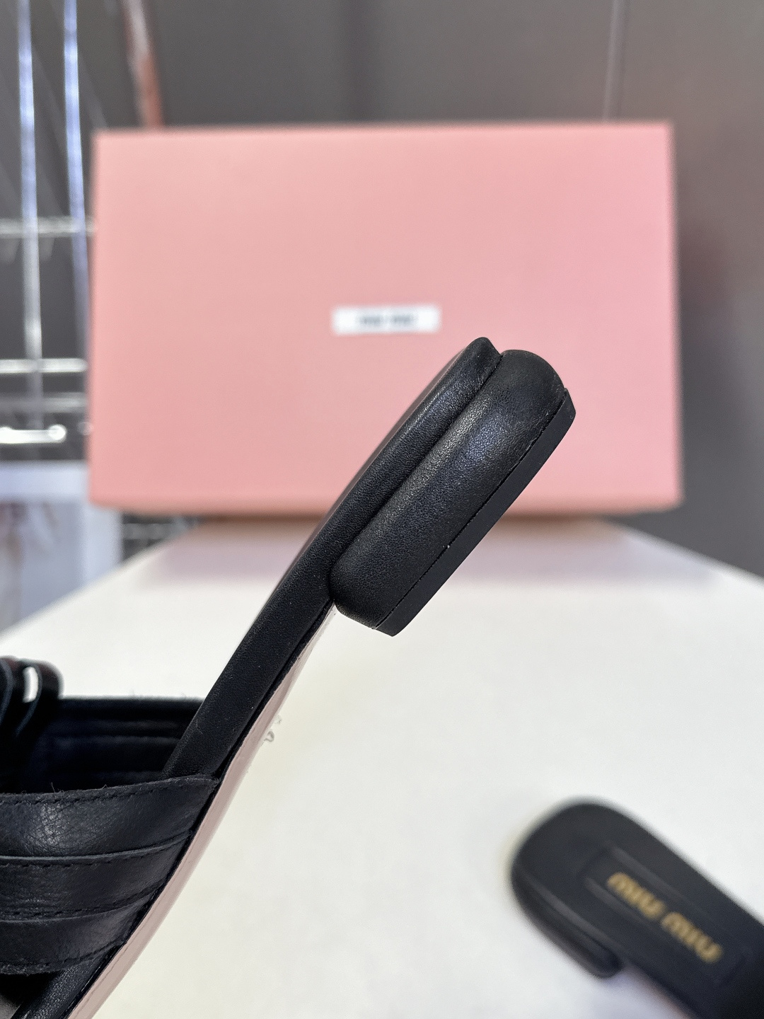 MIUMIU缪缪2026春夏最新款 时装鞋 凉鞋 超多明星网红种草 miu家超火的小方头设计风格 性感时