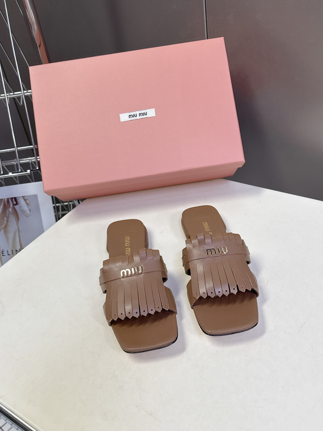 MIUMIU缪缪2026春夏最新款 时装鞋 凉鞋 超多明星网红种草 miu家超火的小方头设计风格 性感时