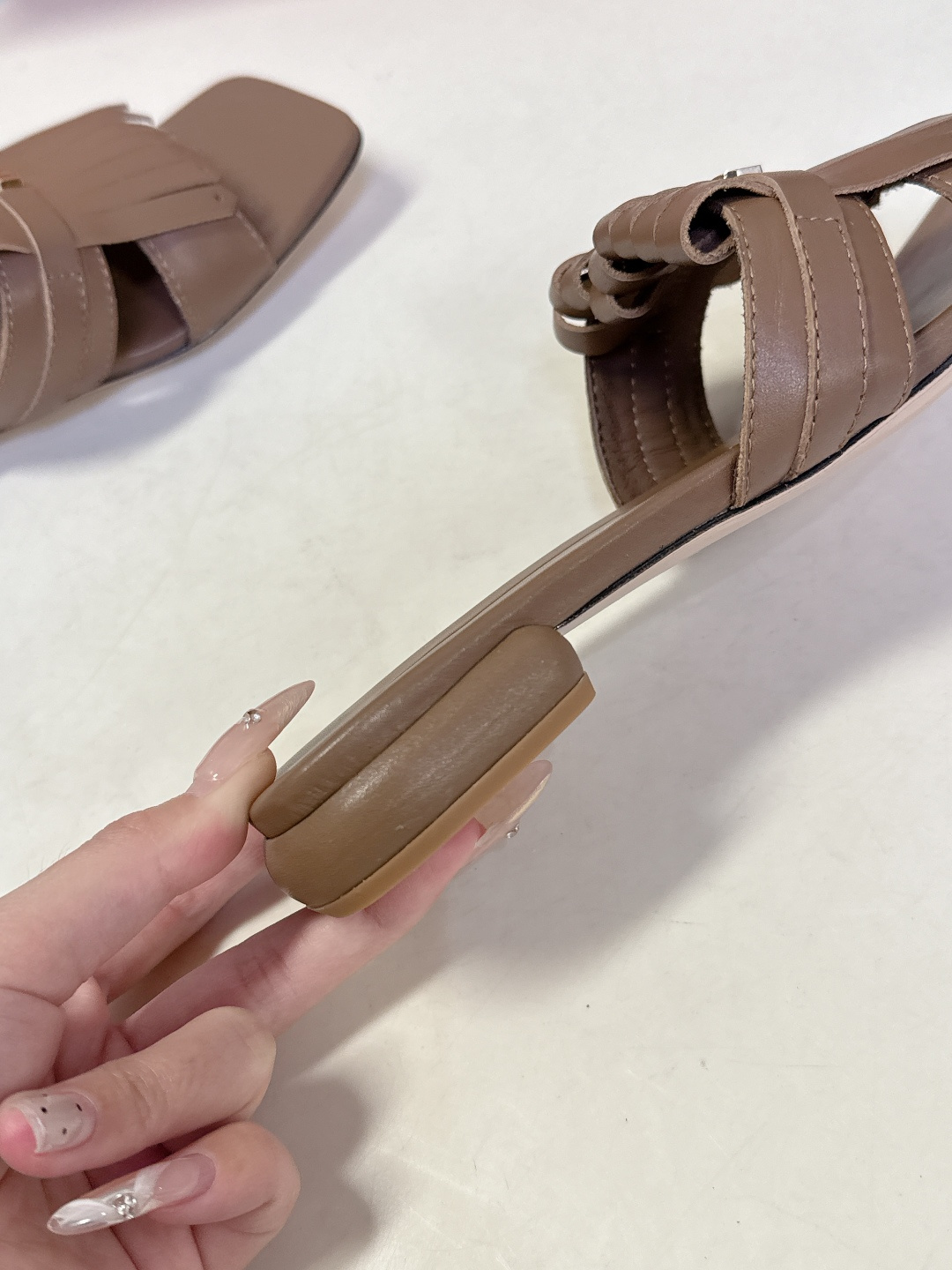 MIUMIU缪缪2026春夏最新款 时装鞋 凉鞋 超多明星网红种草 miu家超火的小方头设计风格 性感时