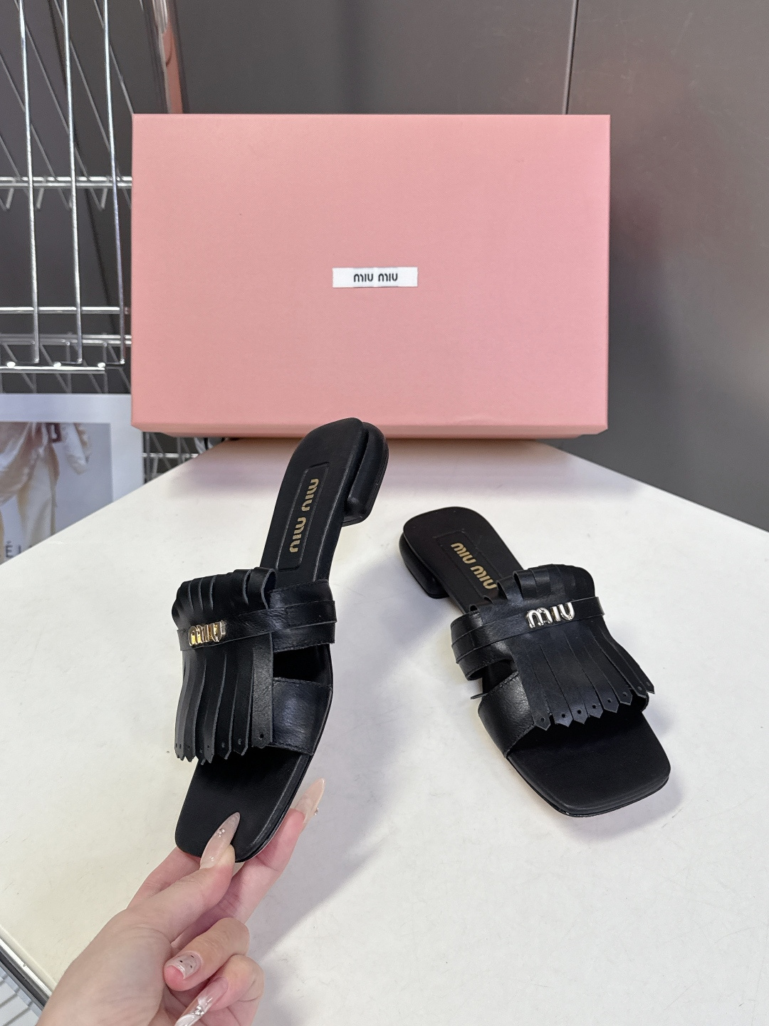 MIUMIU缪缪2026春夏最新款 时装鞋 凉鞋 超多明星网红种草 miu家超火的小方头设计风格 性感时