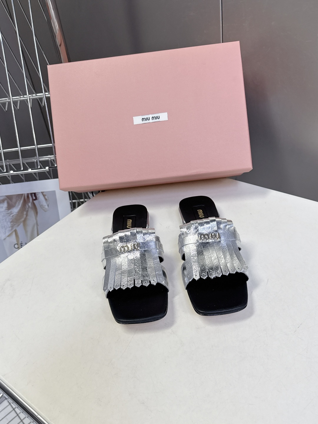 MIUMIU缪缪2026春夏最新款 时装鞋 凉鞋 超多明星网红种草 miu家超火的小方头设计风格 性感时