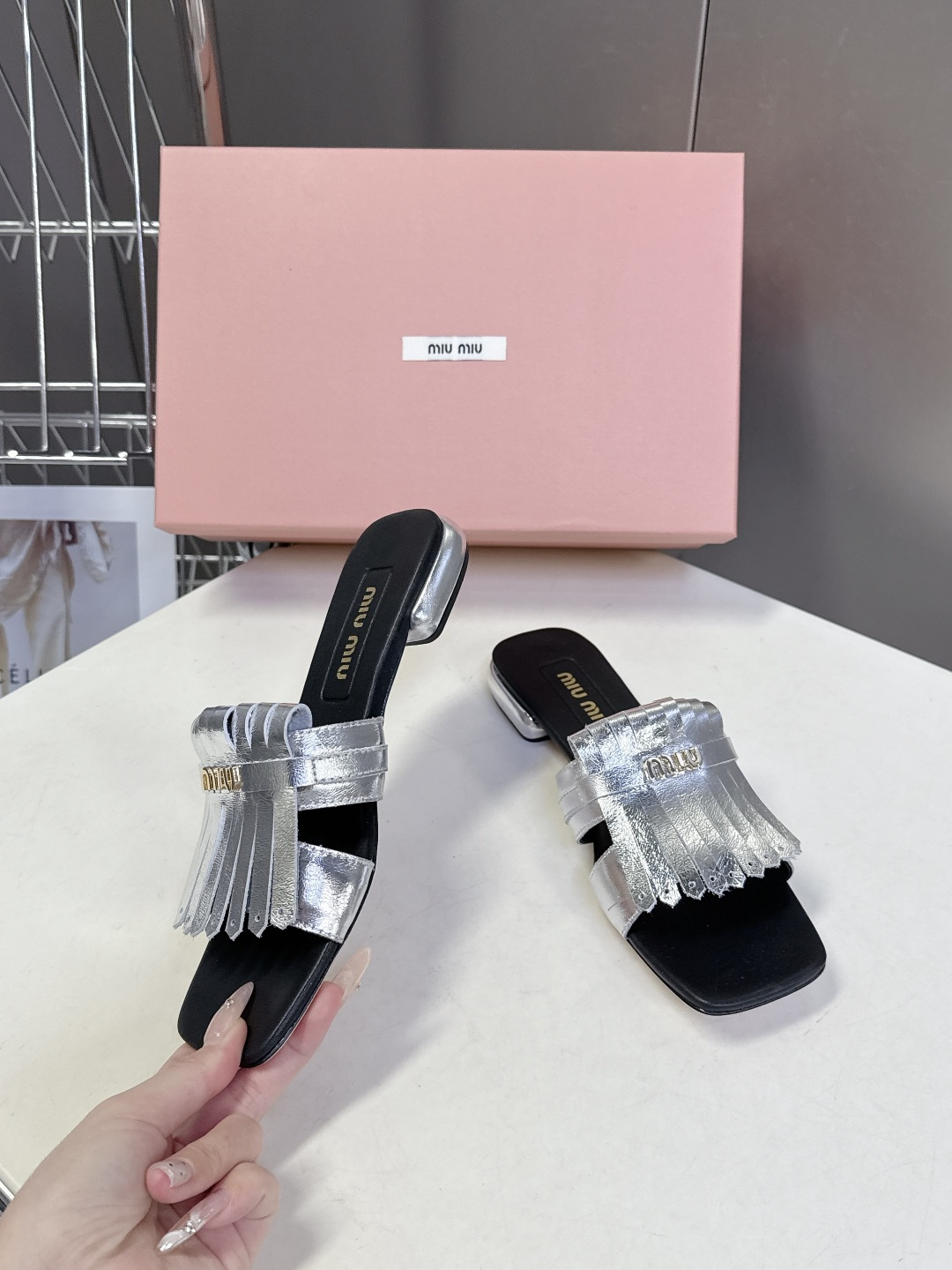 MIUMIU缪缪2026春夏最新款 时装鞋 凉鞋 超多明星网红种草 miu家超火的小方头设计风格 性感时