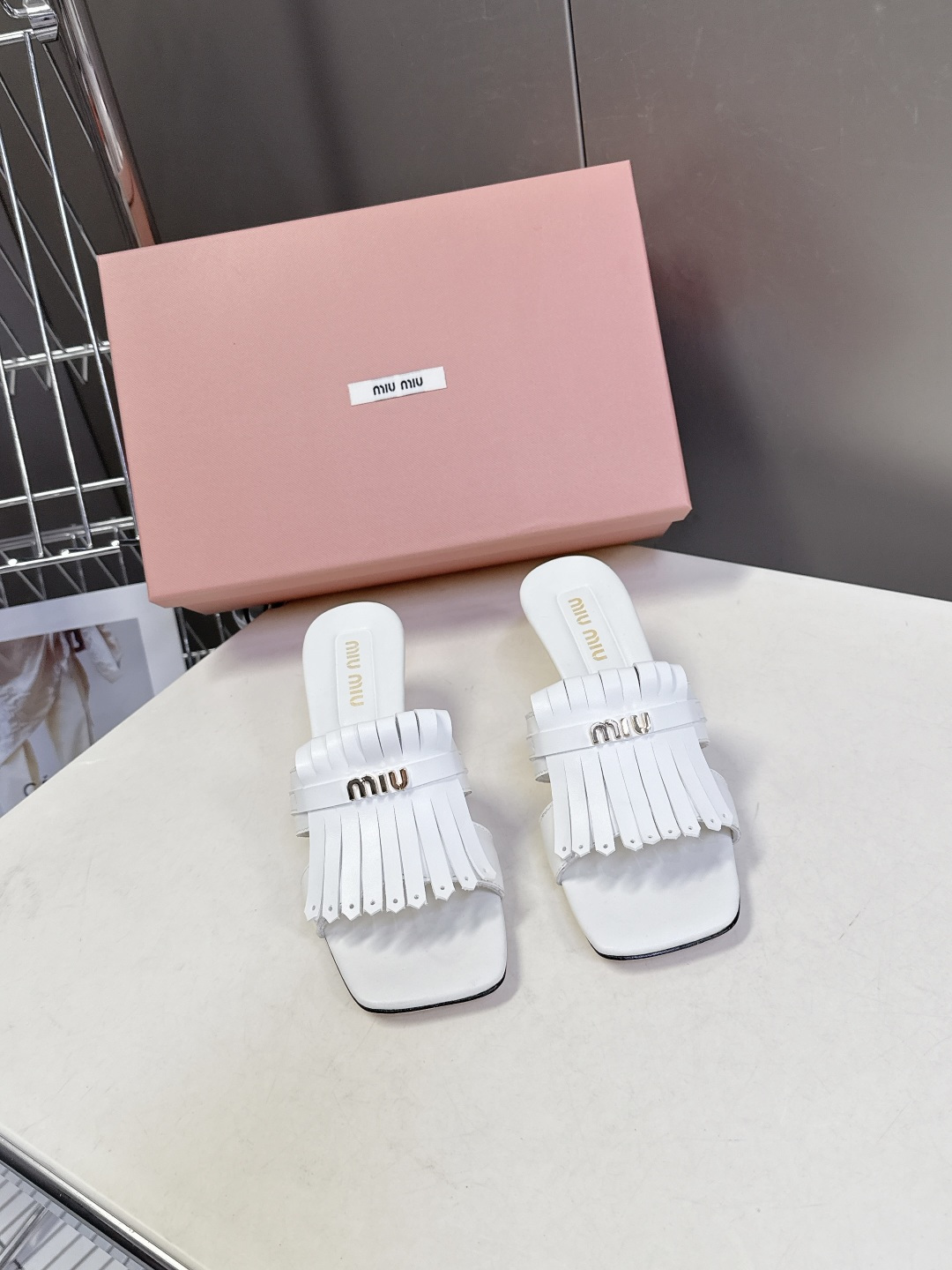 MIUMIU缪缪2026春夏最新款 时装鞋 凉鞋 超多明星网红种草 miu家超火的小方头设计风格 性感时