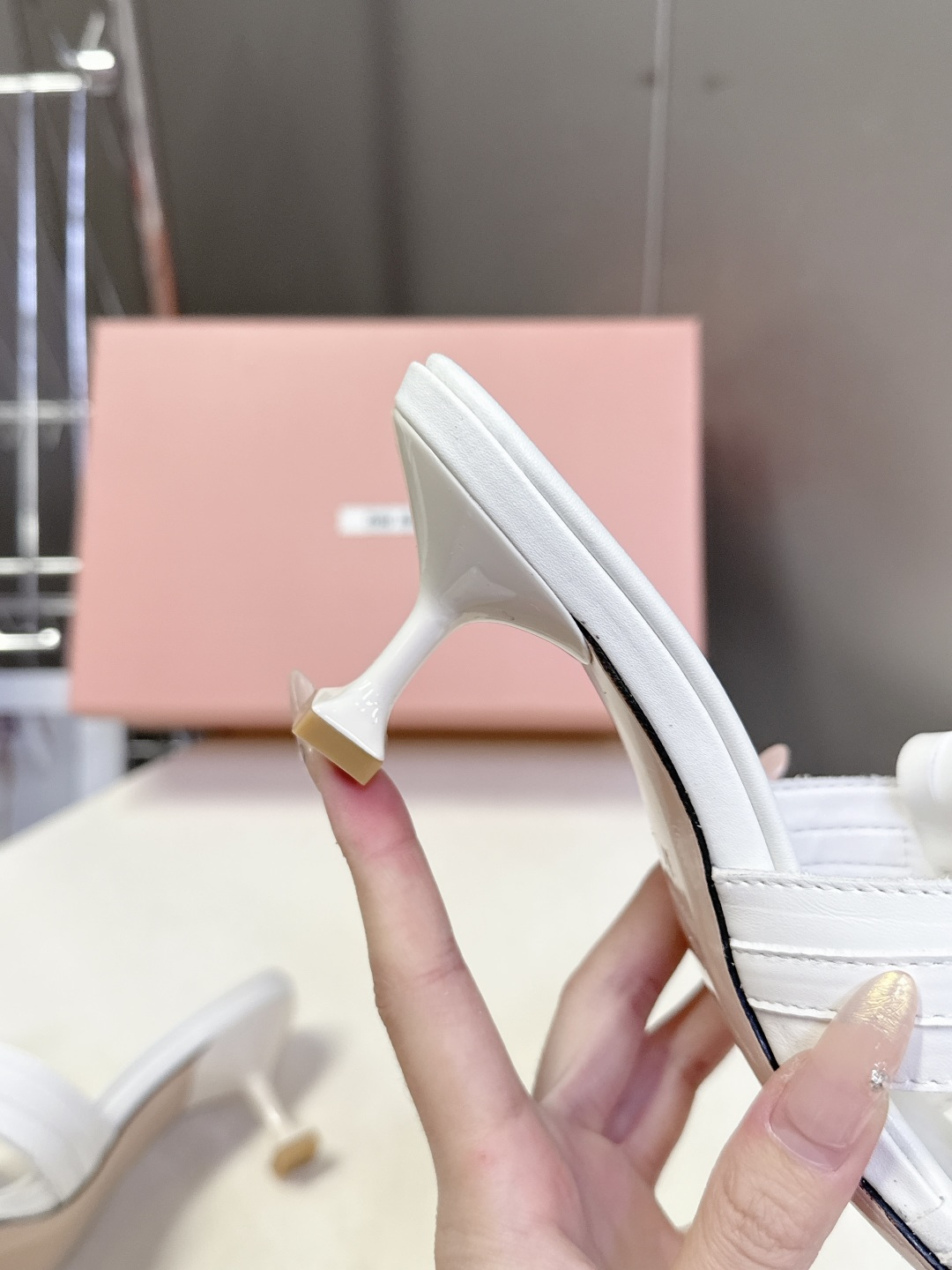 MIUMIU缪缪2026春夏最新款 时装鞋 凉鞋 超多明星网红种草 miu家超火的小方头设计风格 性感时