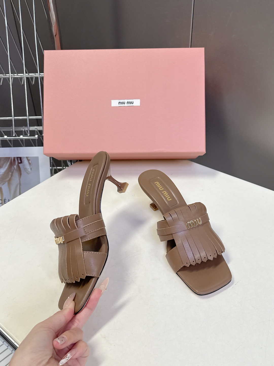 MIUMIU缪缪2026春夏最新款 时装鞋 凉鞋 超多明星网红种草 miu家超火的小方头设计风格 性感时