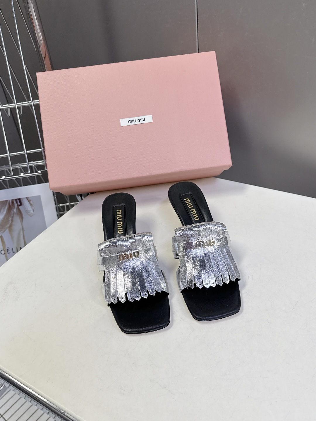 MIUMIU缪缪2026春夏最新款 时装鞋 凉鞋 超多明星网红种草 miu家超火的小方头设计风格 性感时