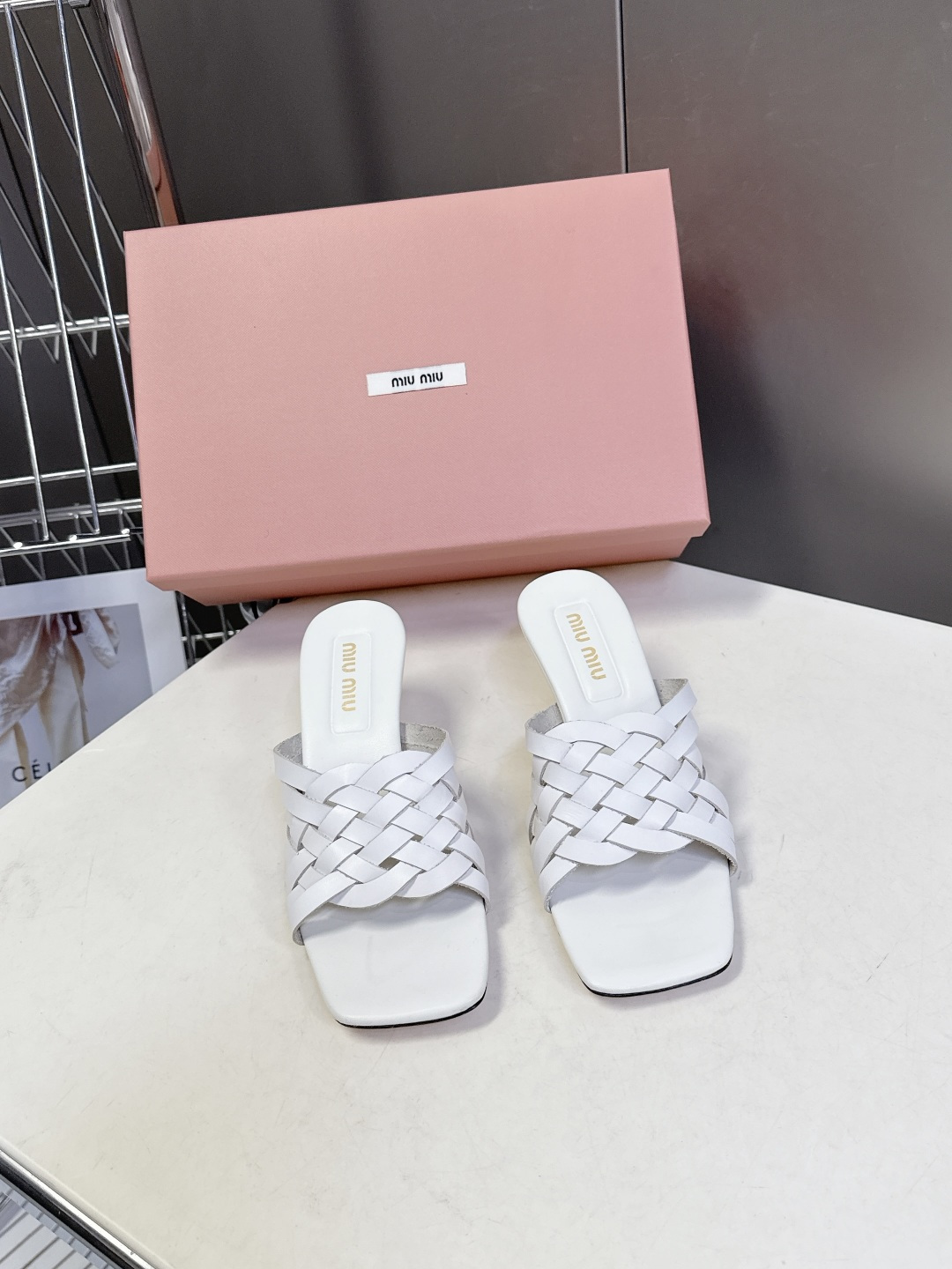 MIUMIU缪缪2026春夏最新款 时装鞋 凉鞋 超多明星网红种草 miu家超火的小方头设计风格 性感时