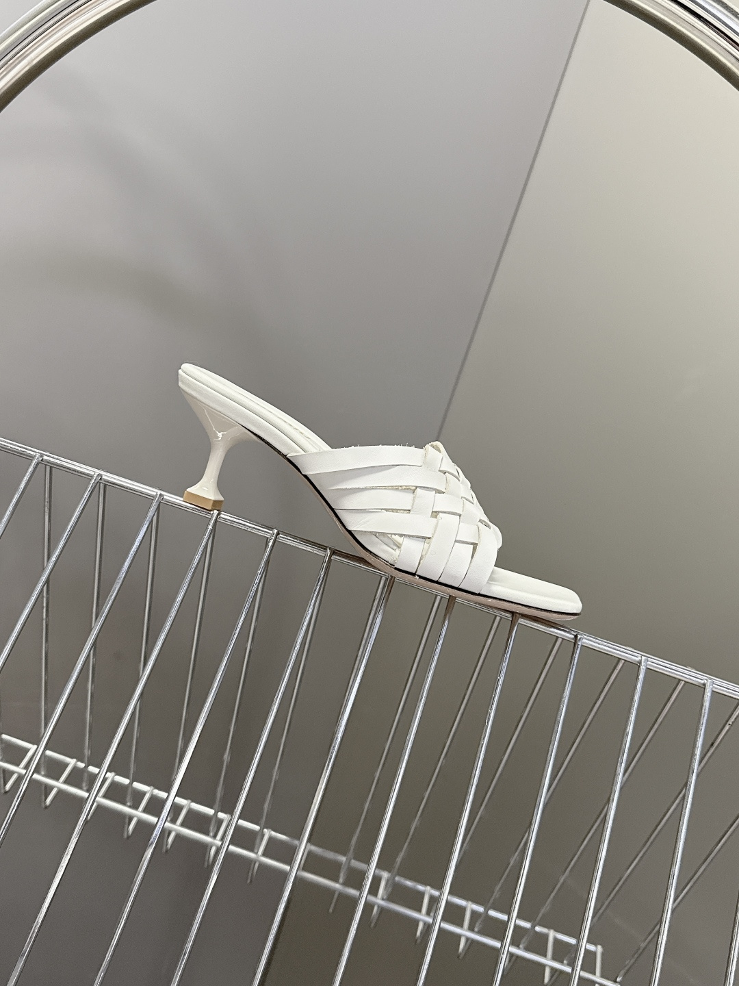 MIUMIU缪缪2026春夏最新款 时装鞋 凉鞋 超多明星网红种草 miu家超火的小方头设计风格 性感时