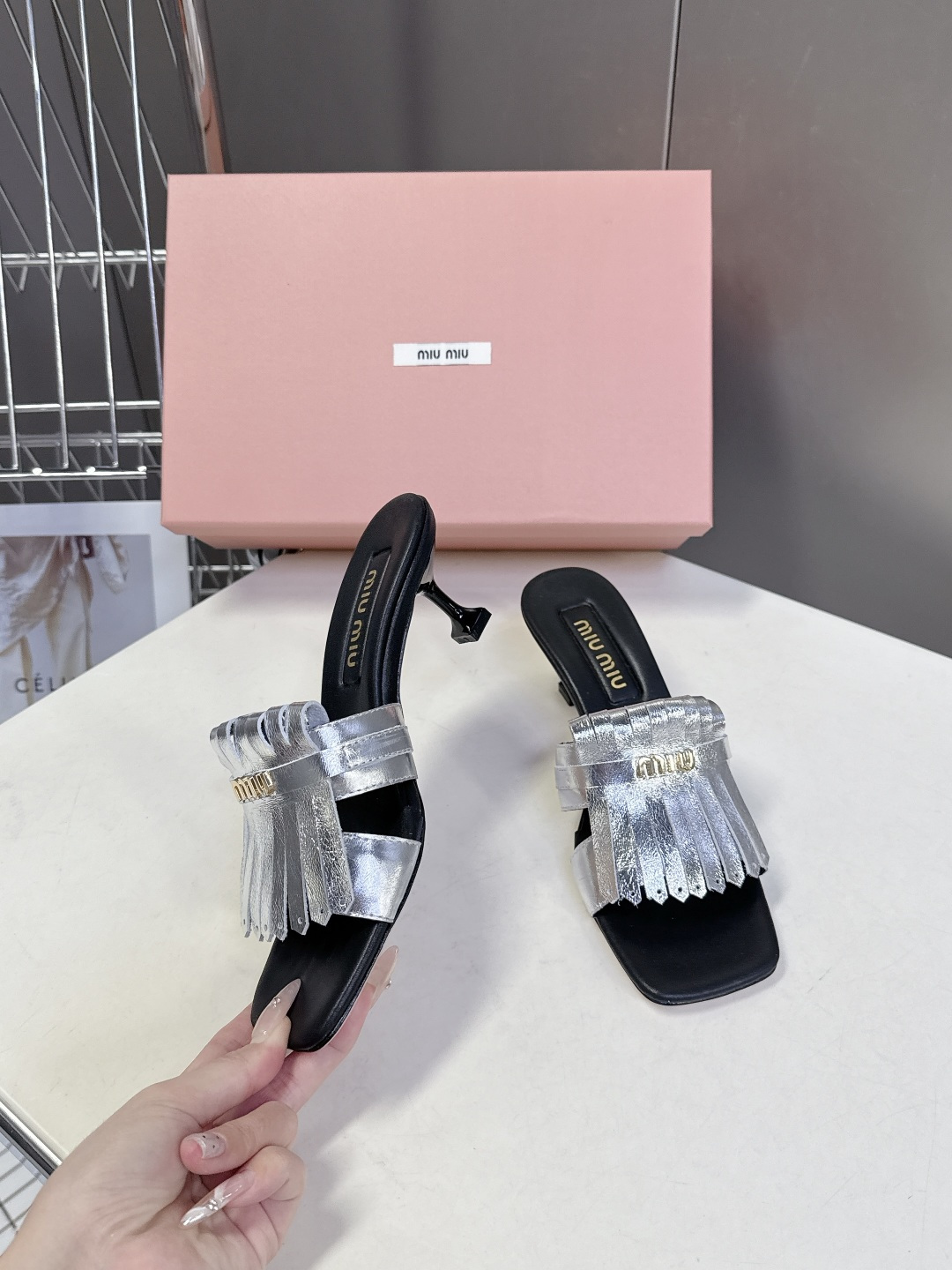 MIUMIU缪缪2026春夏最新款 时装鞋 凉鞋 超多明星网红种草 miu家超火的小方头设计风格 性感时