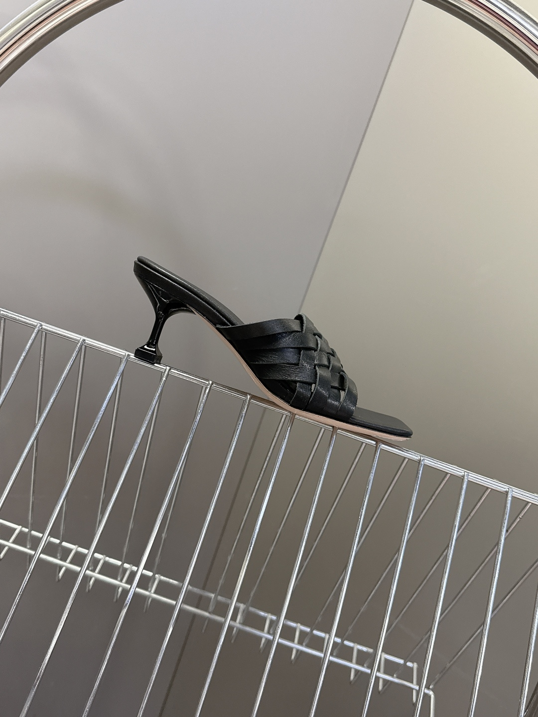 MIUMIU缪缪2026春夏最新款 时装鞋 凉鞋 超多明星网红种草 miu家超火的小方头设计风格 性感时