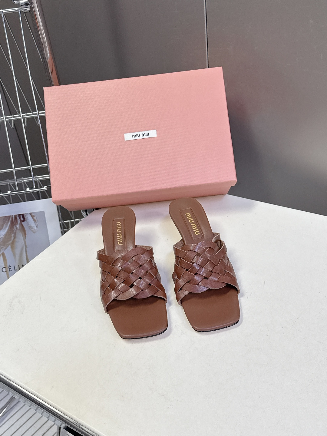 MIUMIU缪缪2026春夏最新款 时装鞋 凉鞋 超多明星网红种草 miu家超火的小方头设计风格 性感时