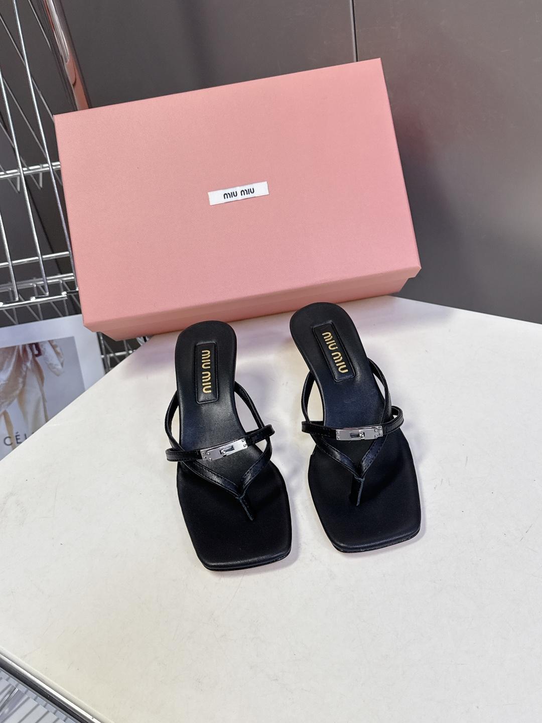 MIUMIU缪缪2026春夏最新款 时装鞋 凉鞋 超多明星网红种草 miu家超火的小方头设计风格 性感时