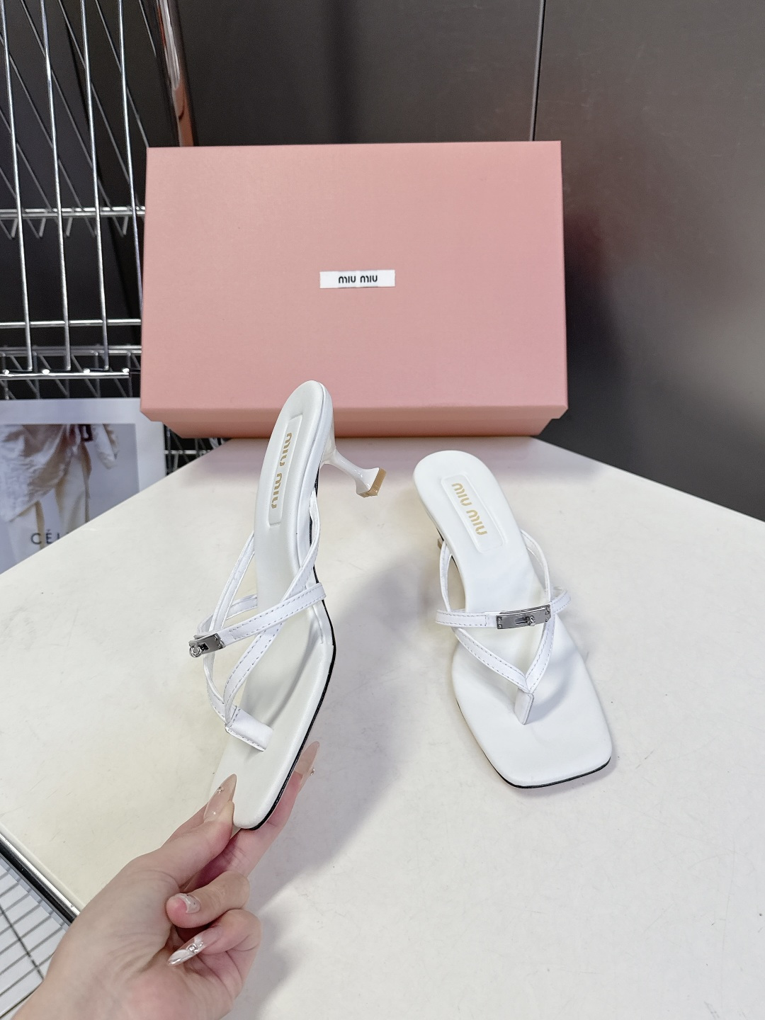 MIUMIU缪缪2026春夏最新款 时装鞋 凉鞋 超多明星网红种草 miu家超火的小方头设计风格 性感时