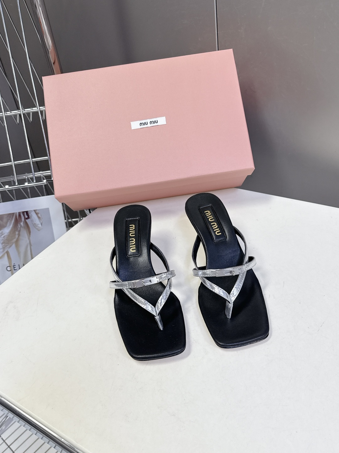 MIUMIU缪缪2026春夏最新款 时装鞋 凉鞋 超多明星网红种草 miu家超火的小方头设计风格 性感时