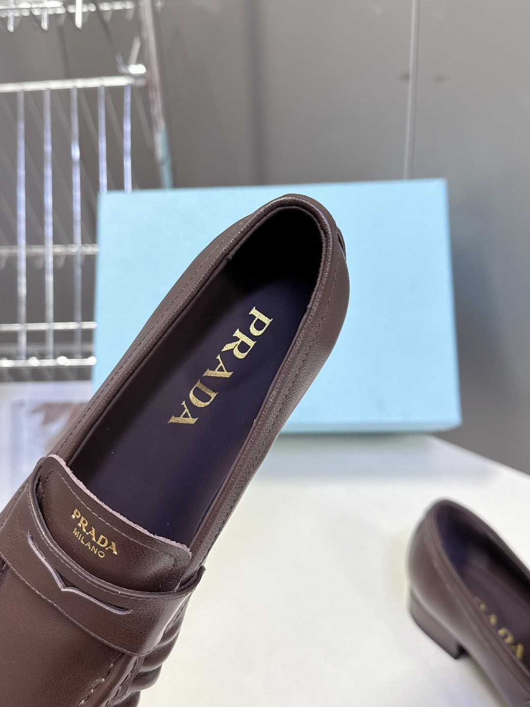 PRADA普拉达2026春夏最新款乐福鞋超多明星网红种草 今年超火的褶皱乐福鞋 柔软细腻 复古又优雅 穿